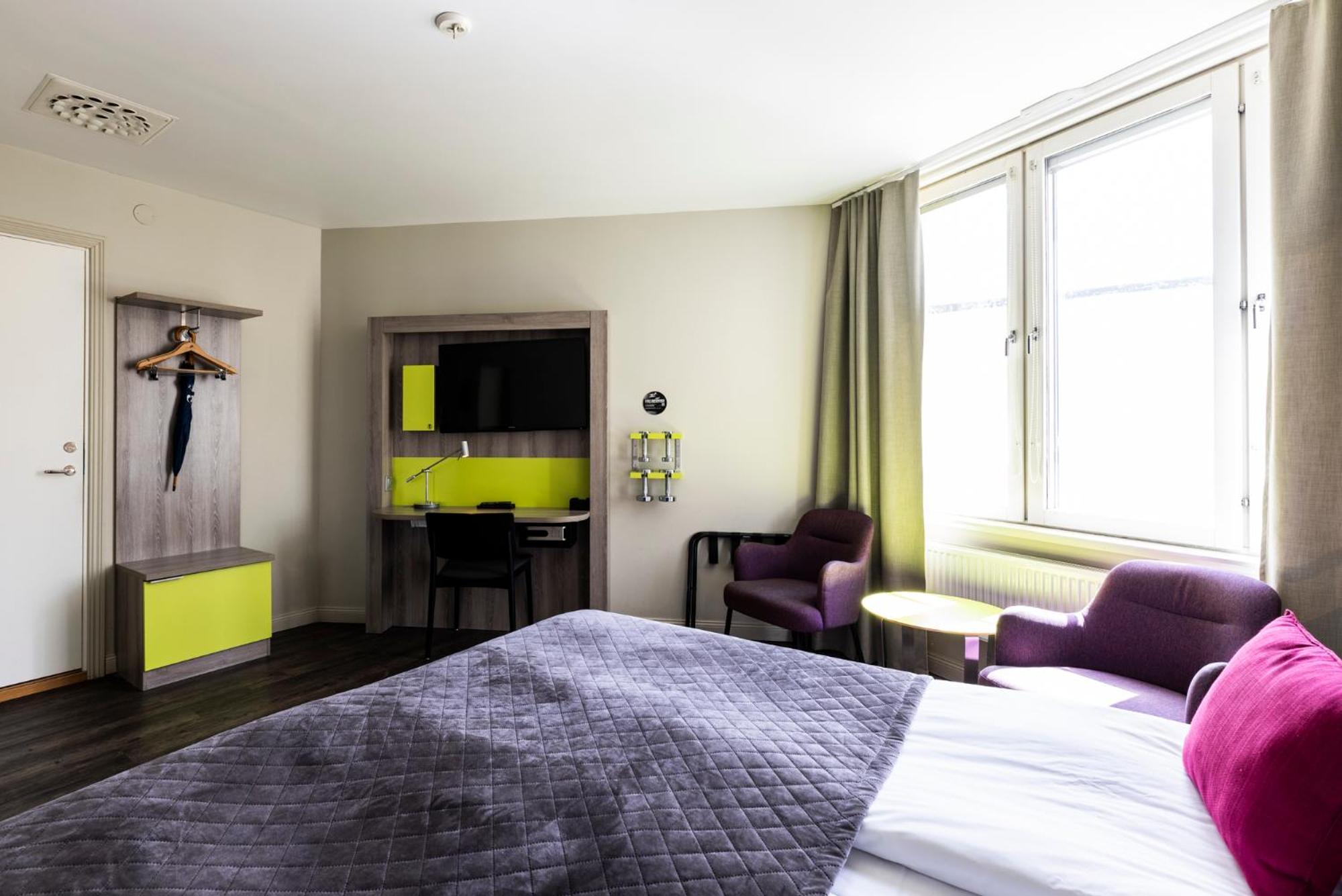 Superior King Room