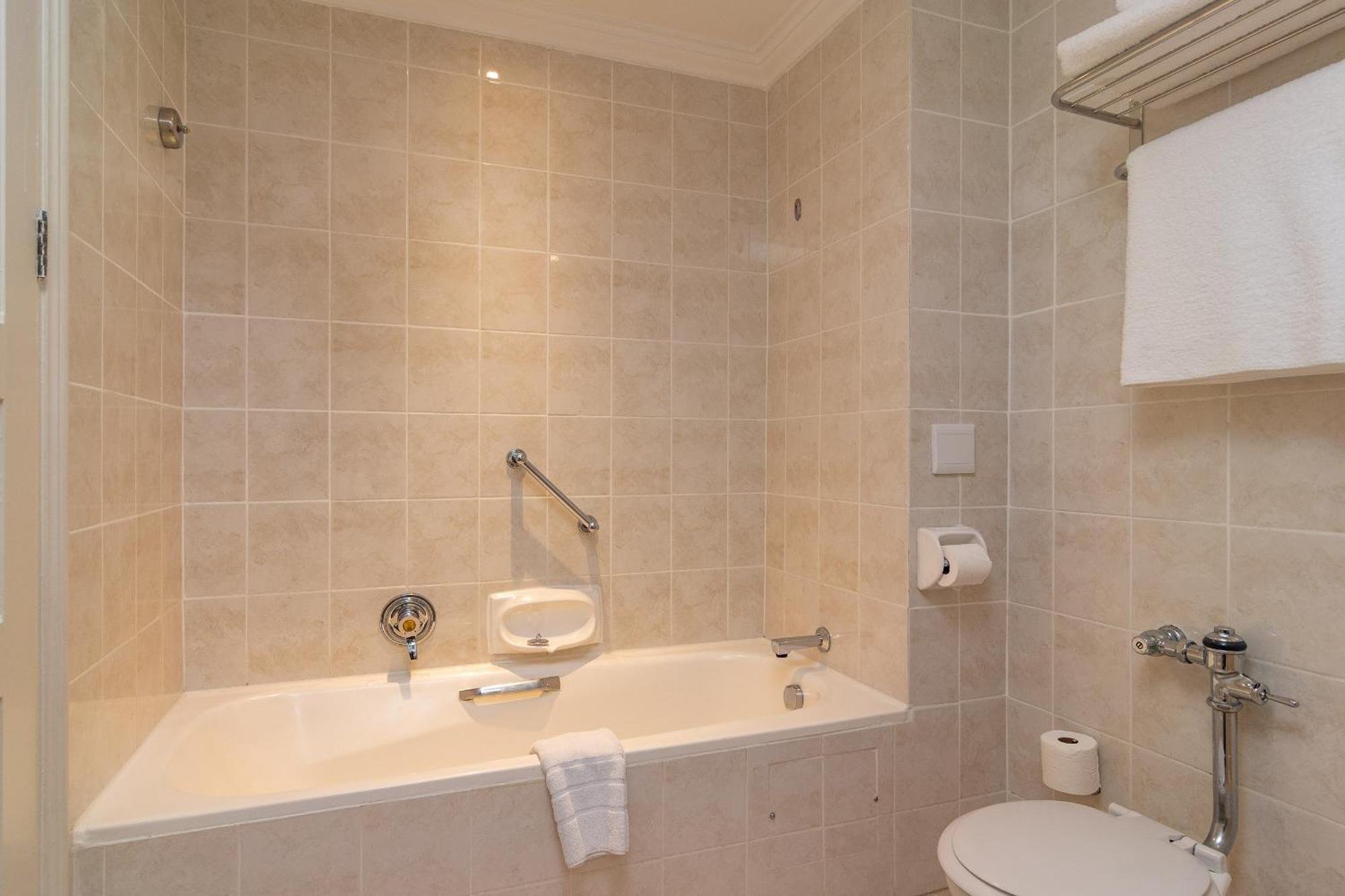 Executive Room Twin Beds Non Smoking