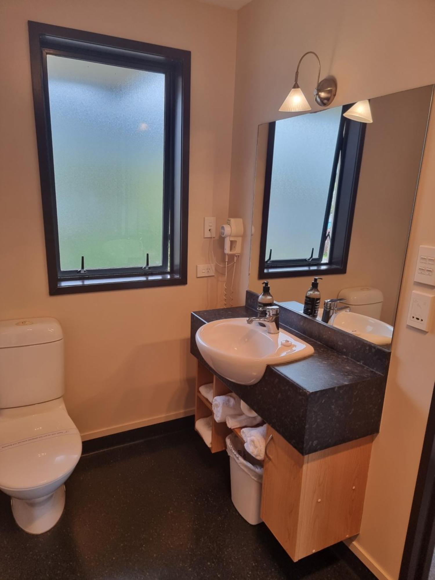 Executive Studio Spa Bath