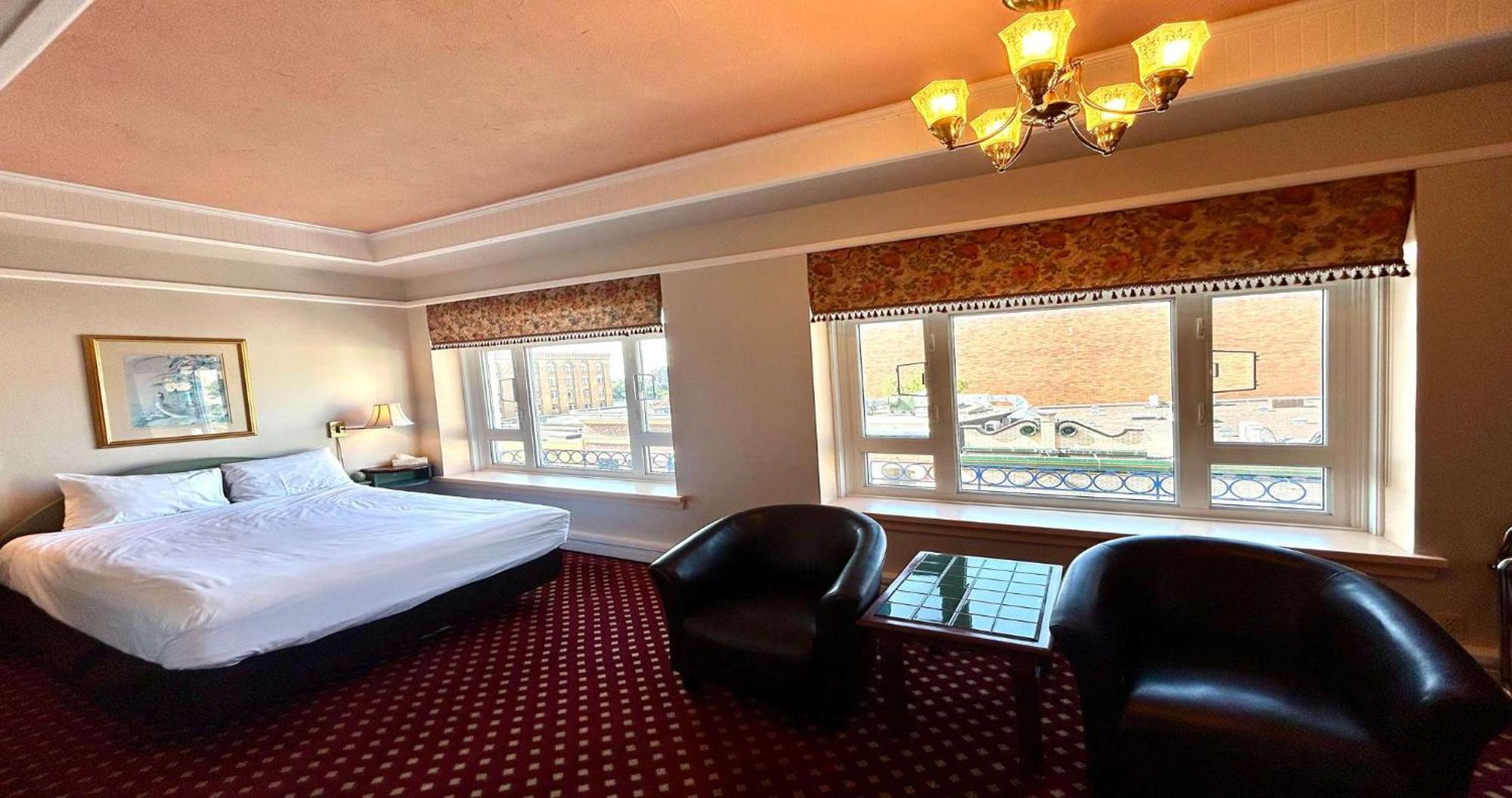Superior Queen Room City View Non-Smoking