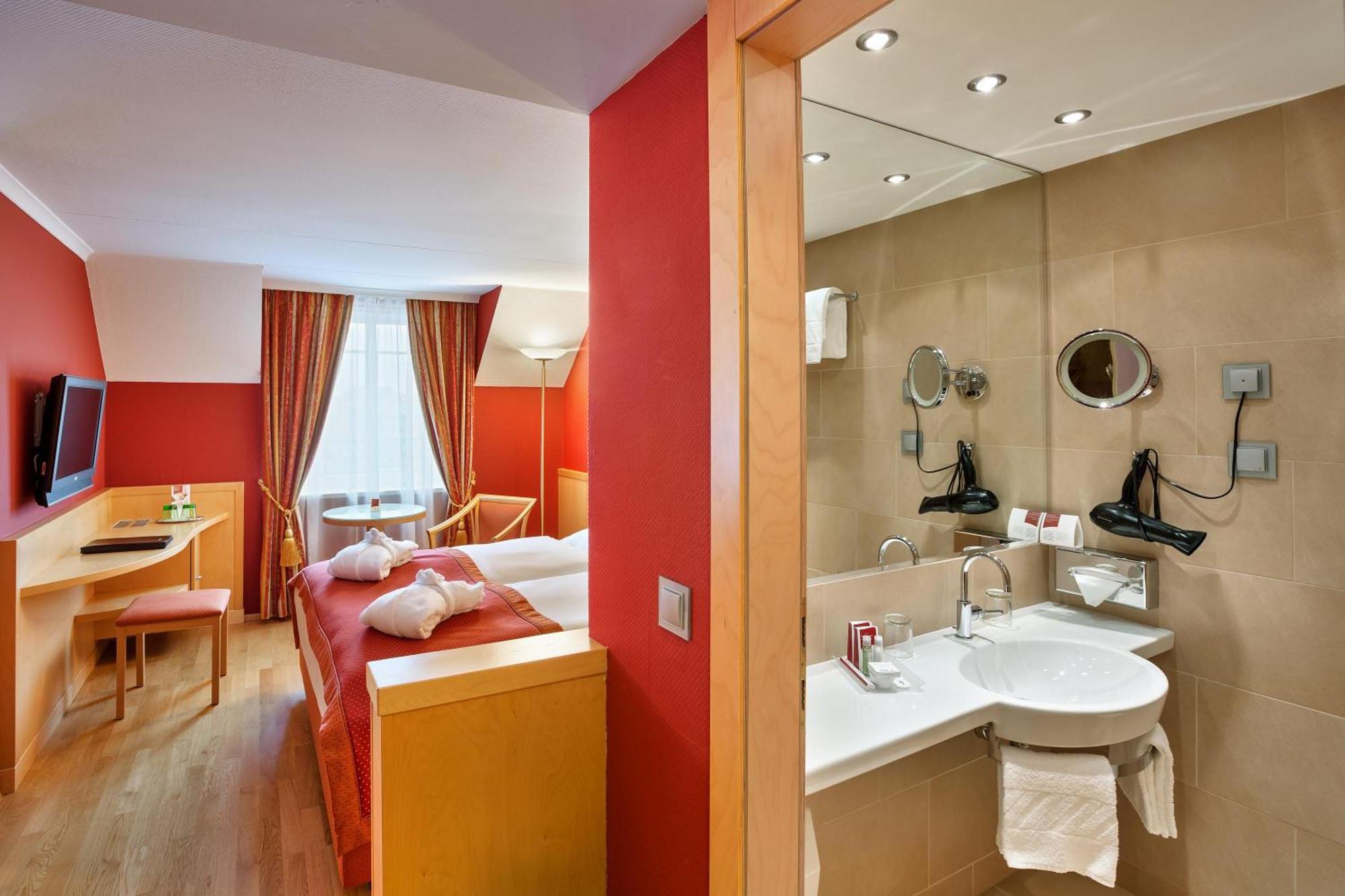 Classic Double Room