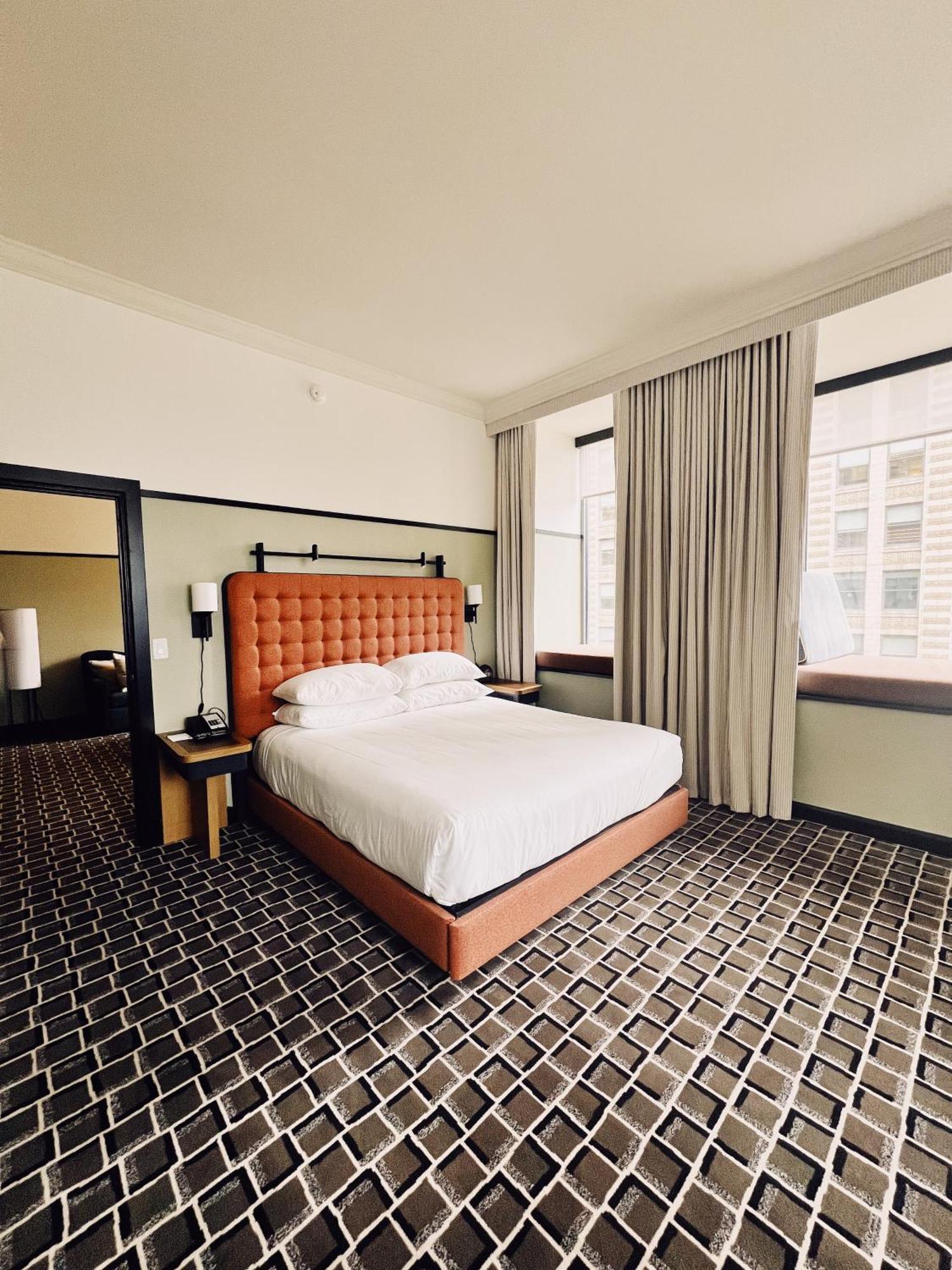 One-Bedroom King Suite