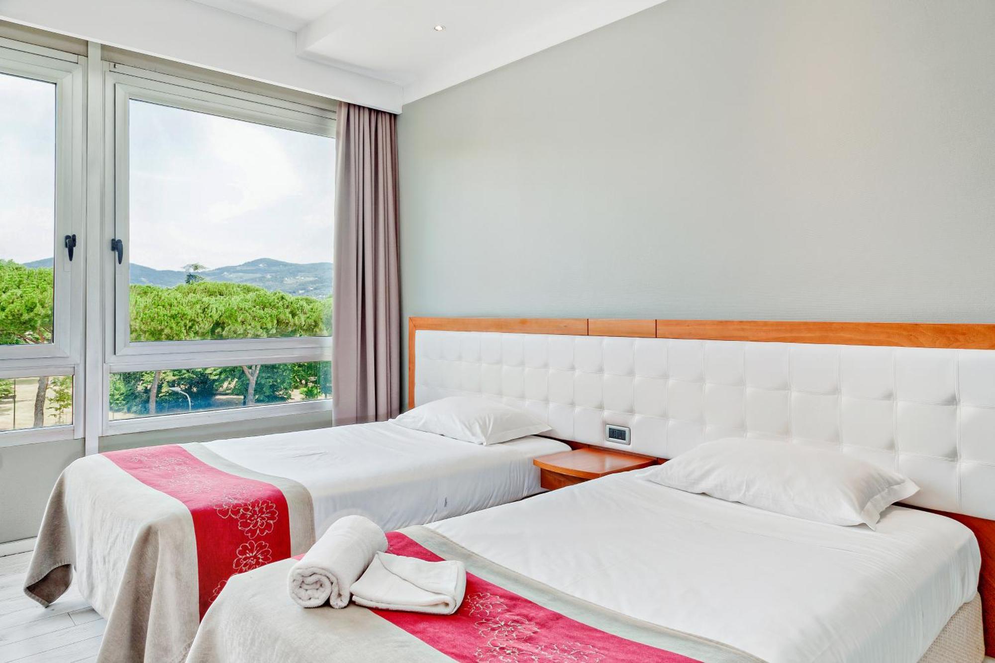 Quarto com 2 Camas de Solteiro