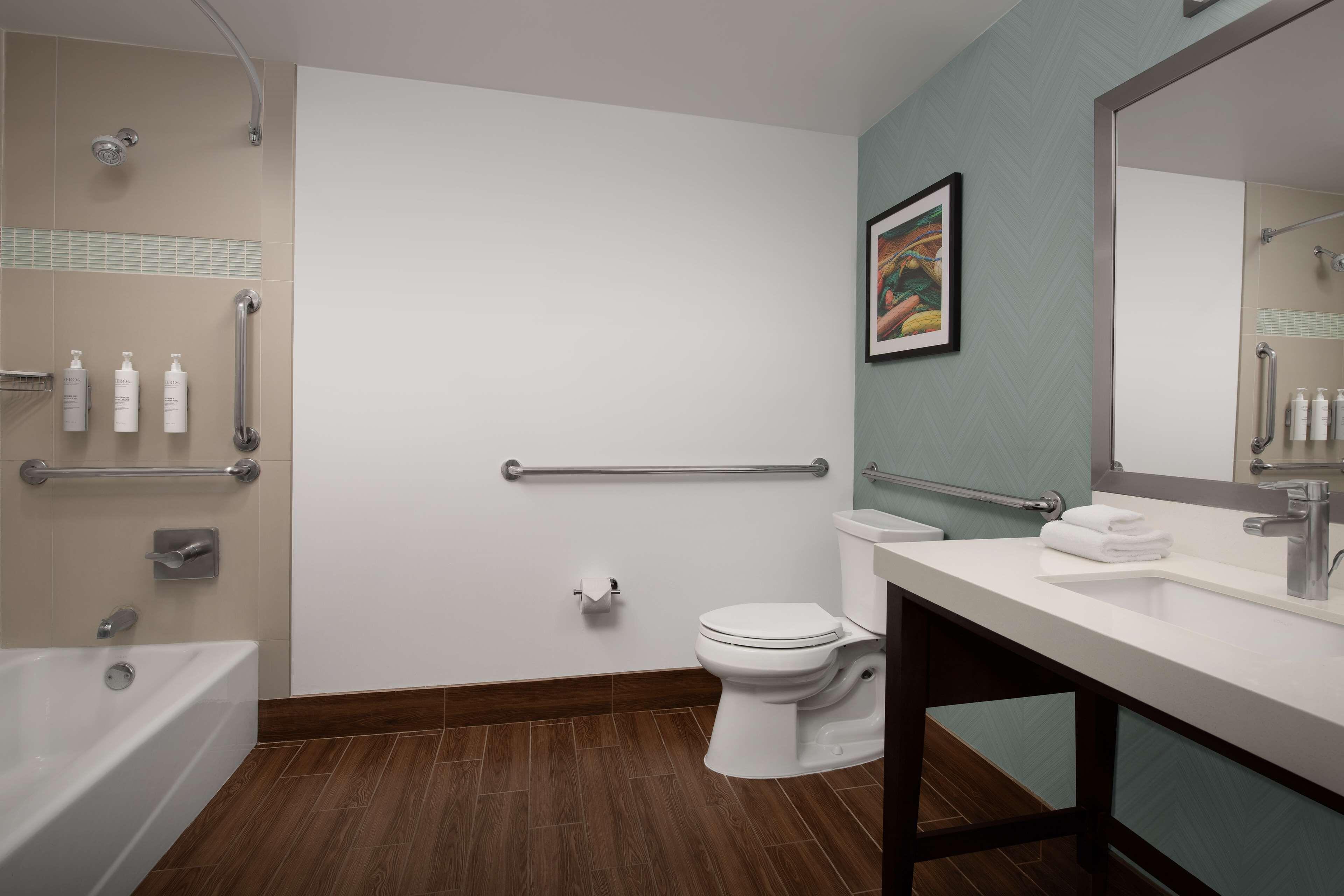 Queen Room Two Queen Beds Accessible Tub Mobility Hearing Access