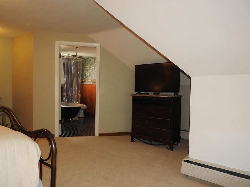Family Room Bathroom