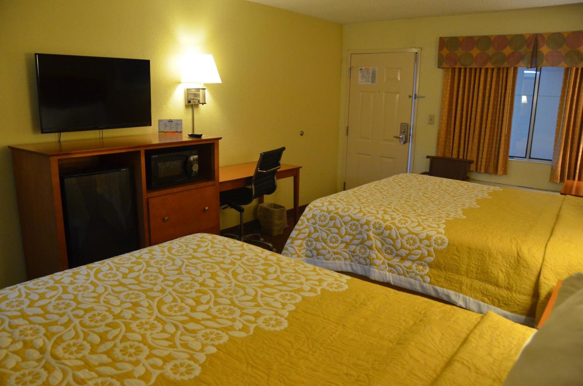 Queen Room Two Queen Beds Non-Smoking