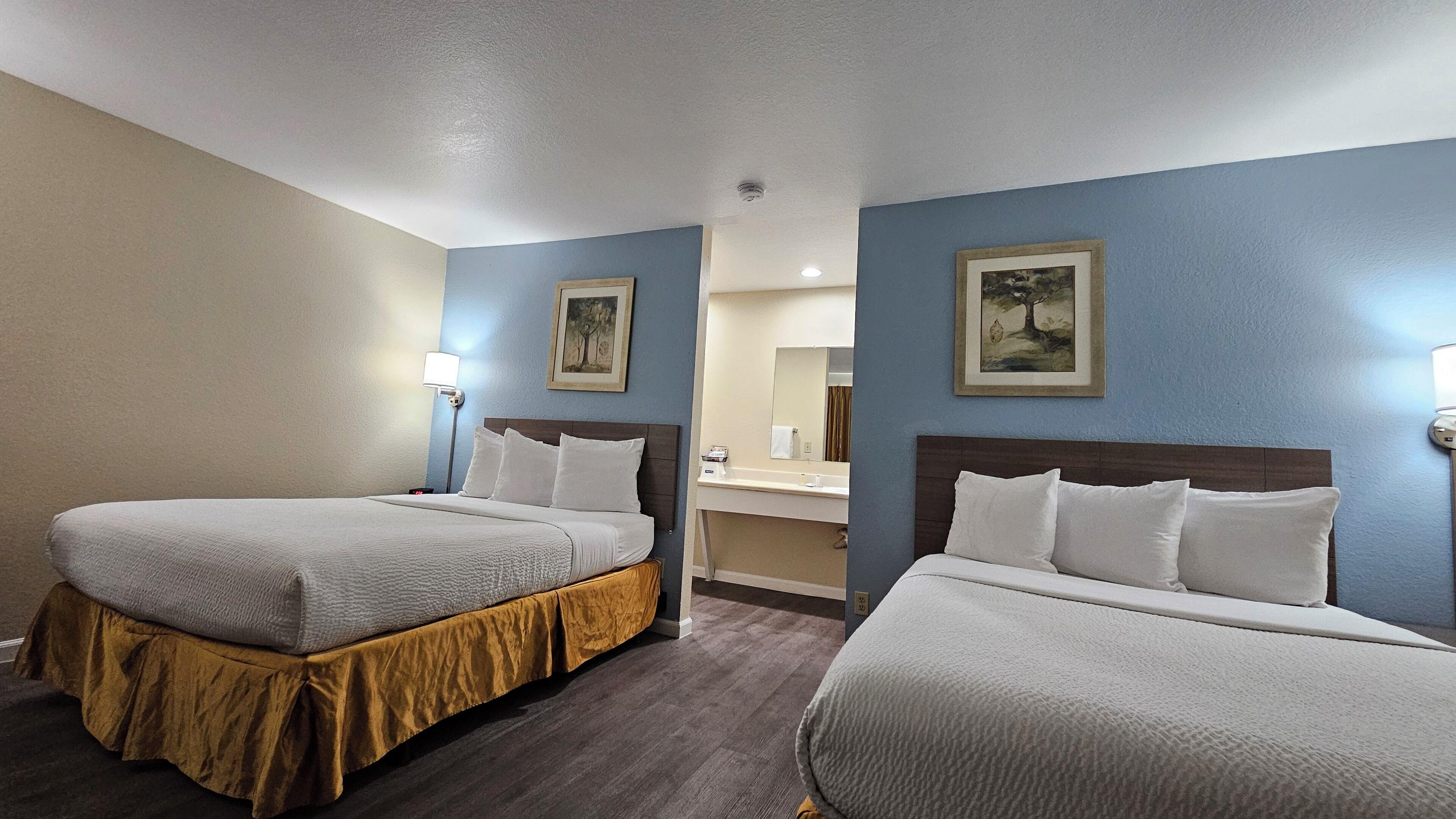 Queen Room Two Queen Beds Non-Smoking