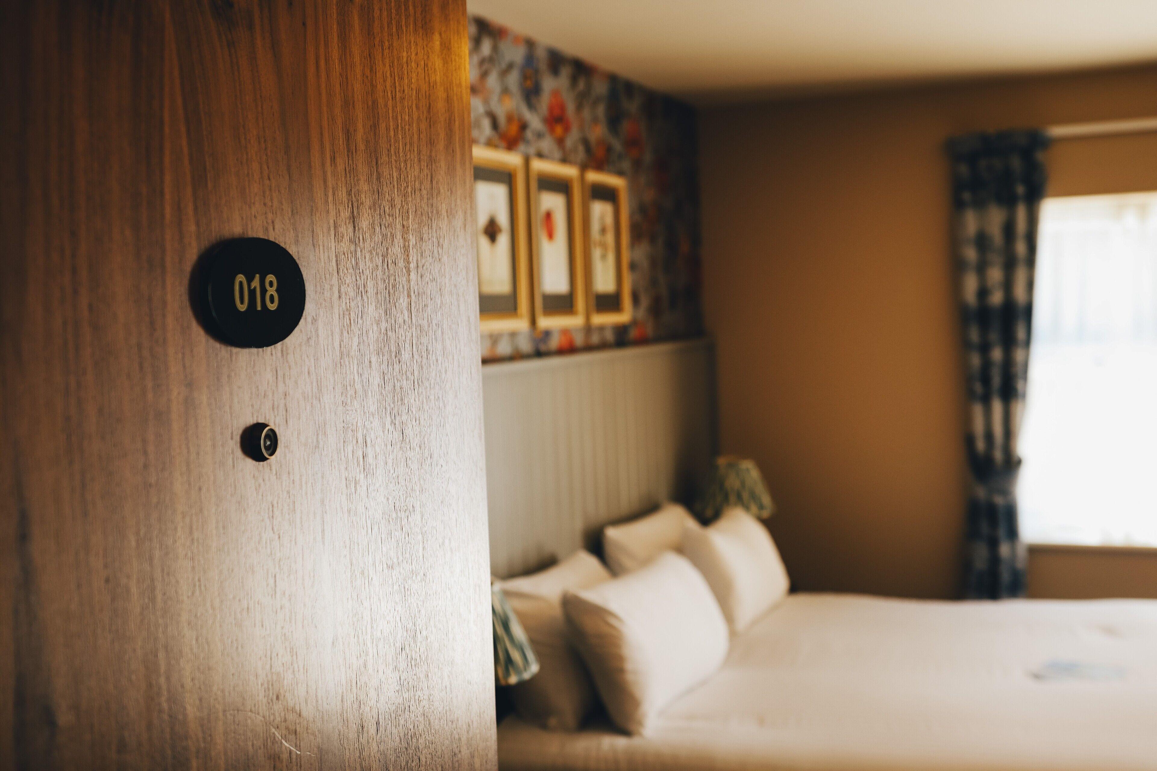 Double Room,1516369027:JPEG