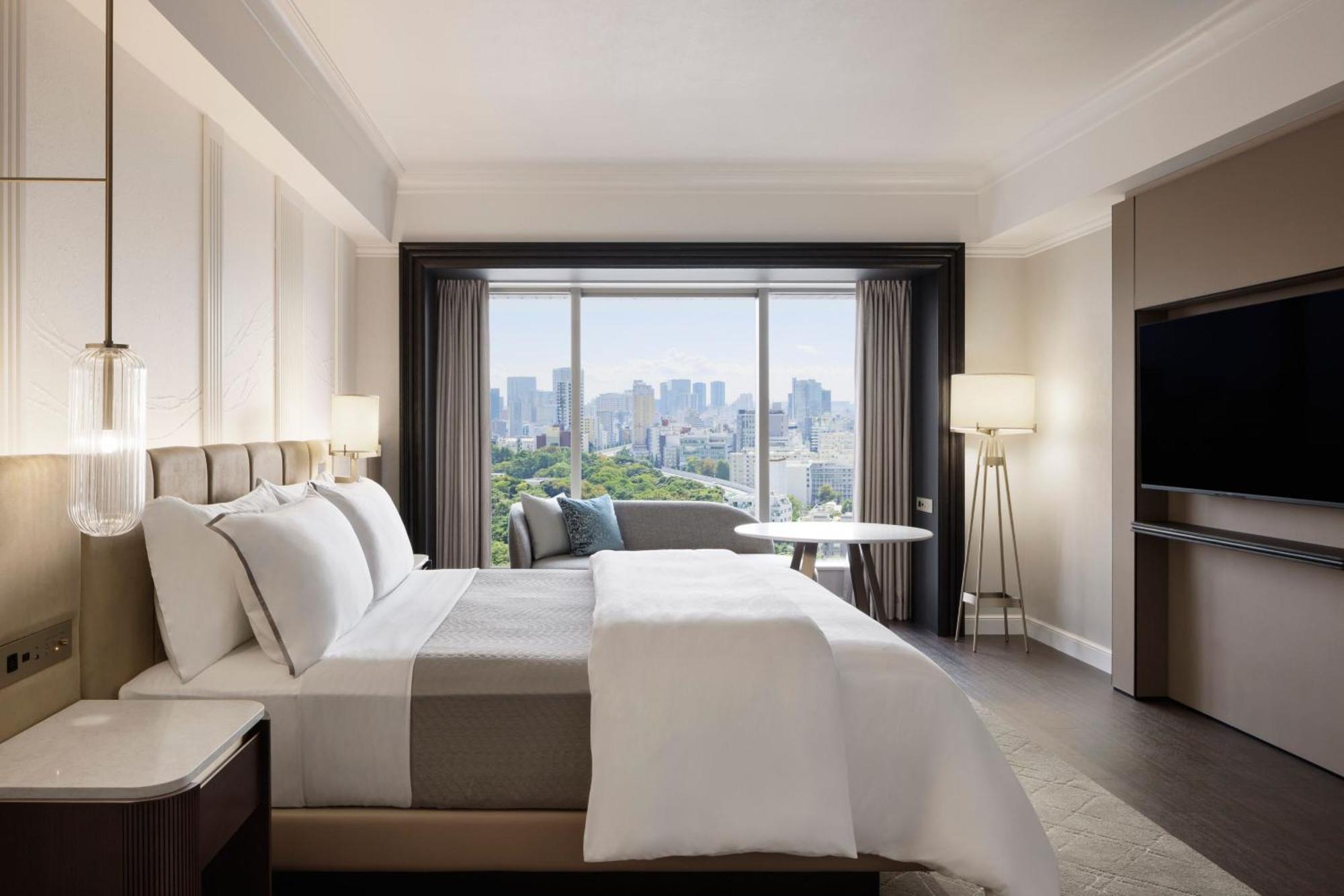 One-Bedroom King Suite - Club Lounge Access,1542232222:JPEG