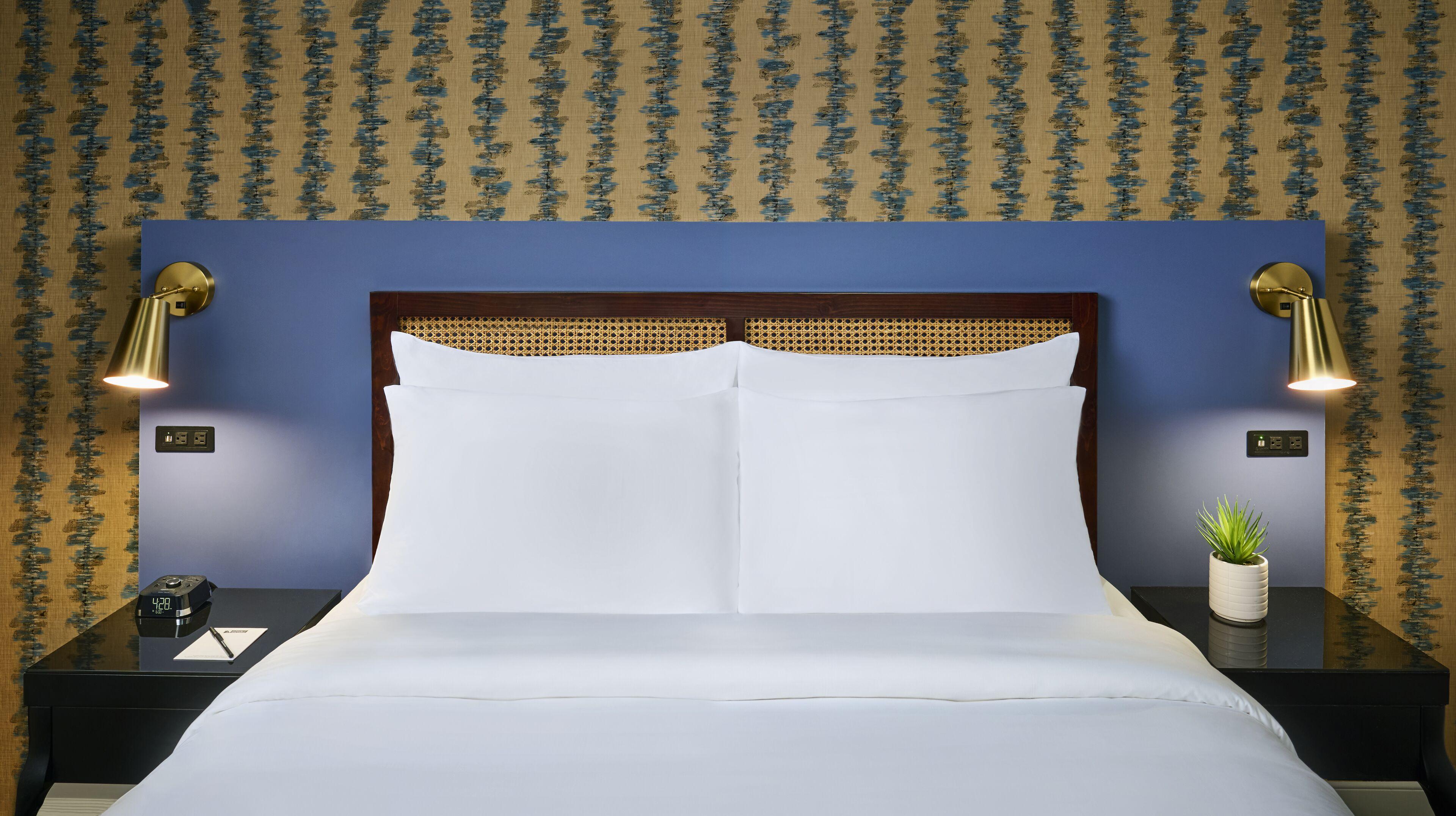 Standard Queen Room