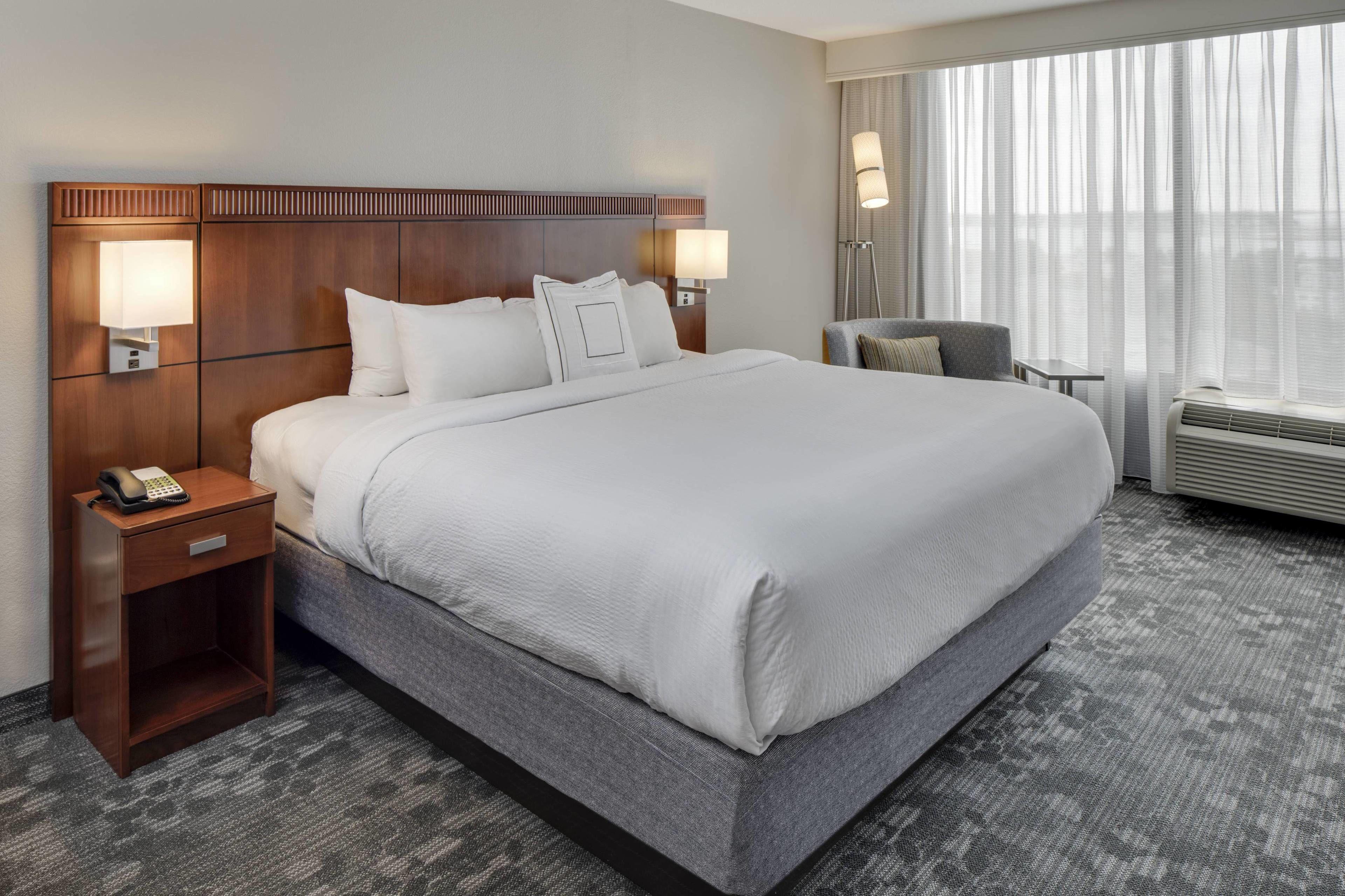 One-Bedroom King Suite High Floor Sofa Bed
