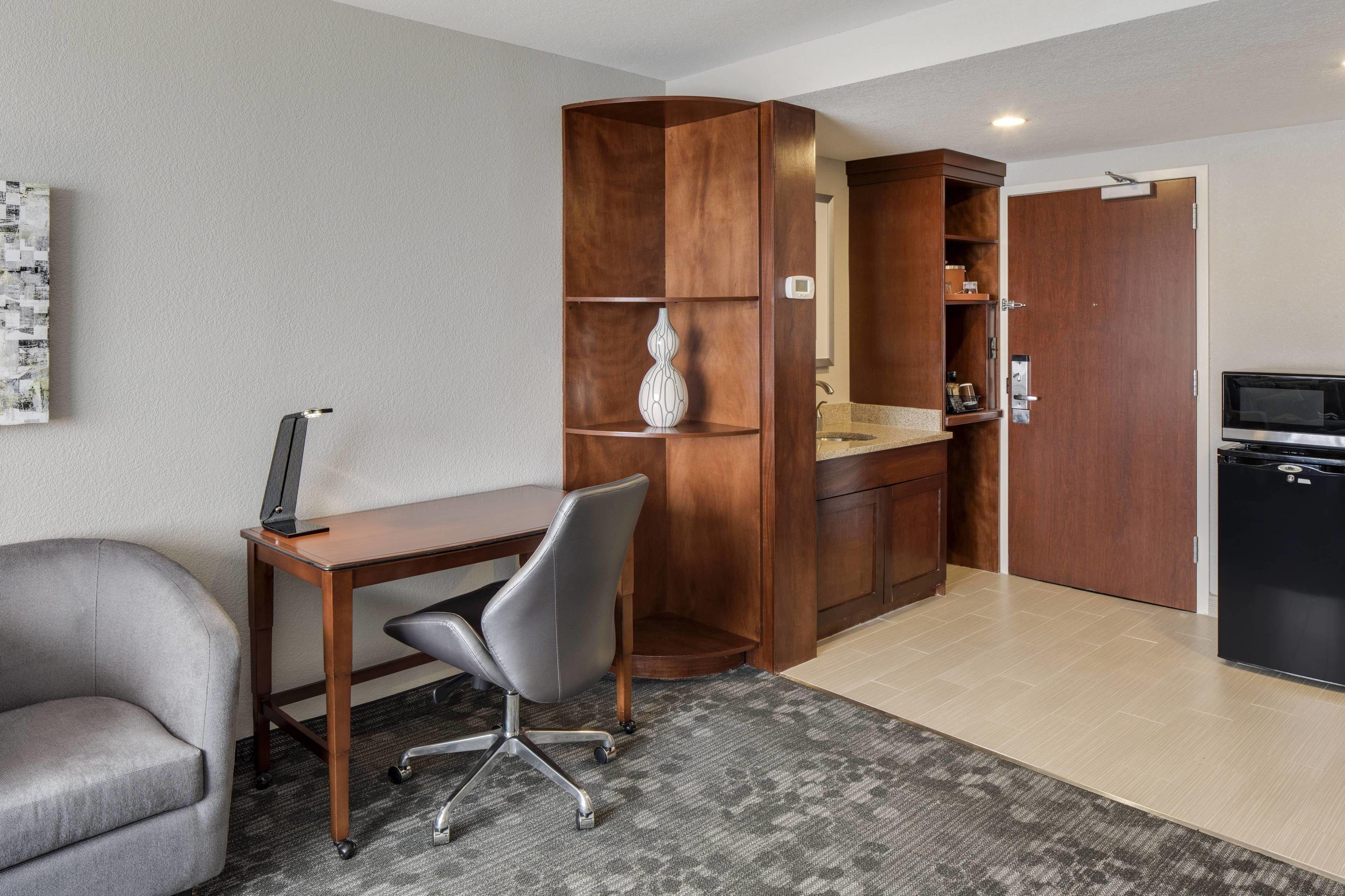 One-Bedroom King Suite High Floor Sofa Bed
