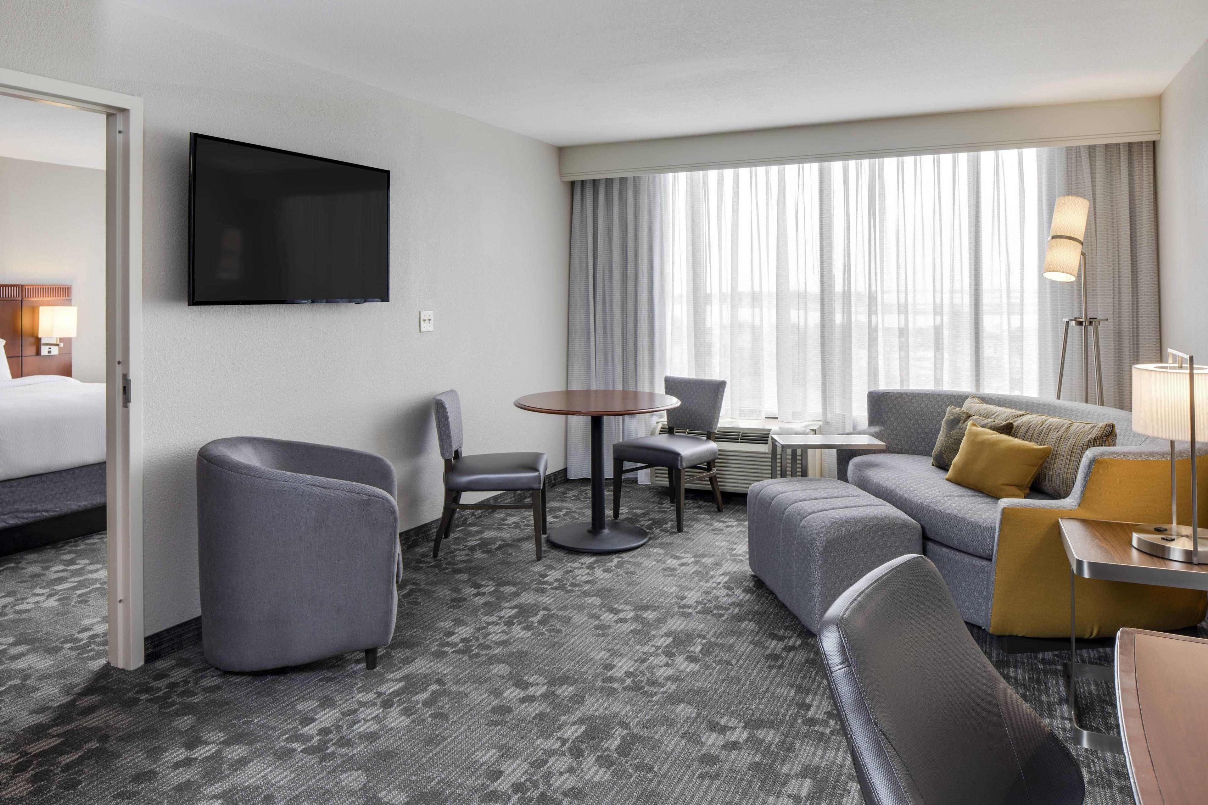 One-Bedroom King Suite High Floor Sofa Bed