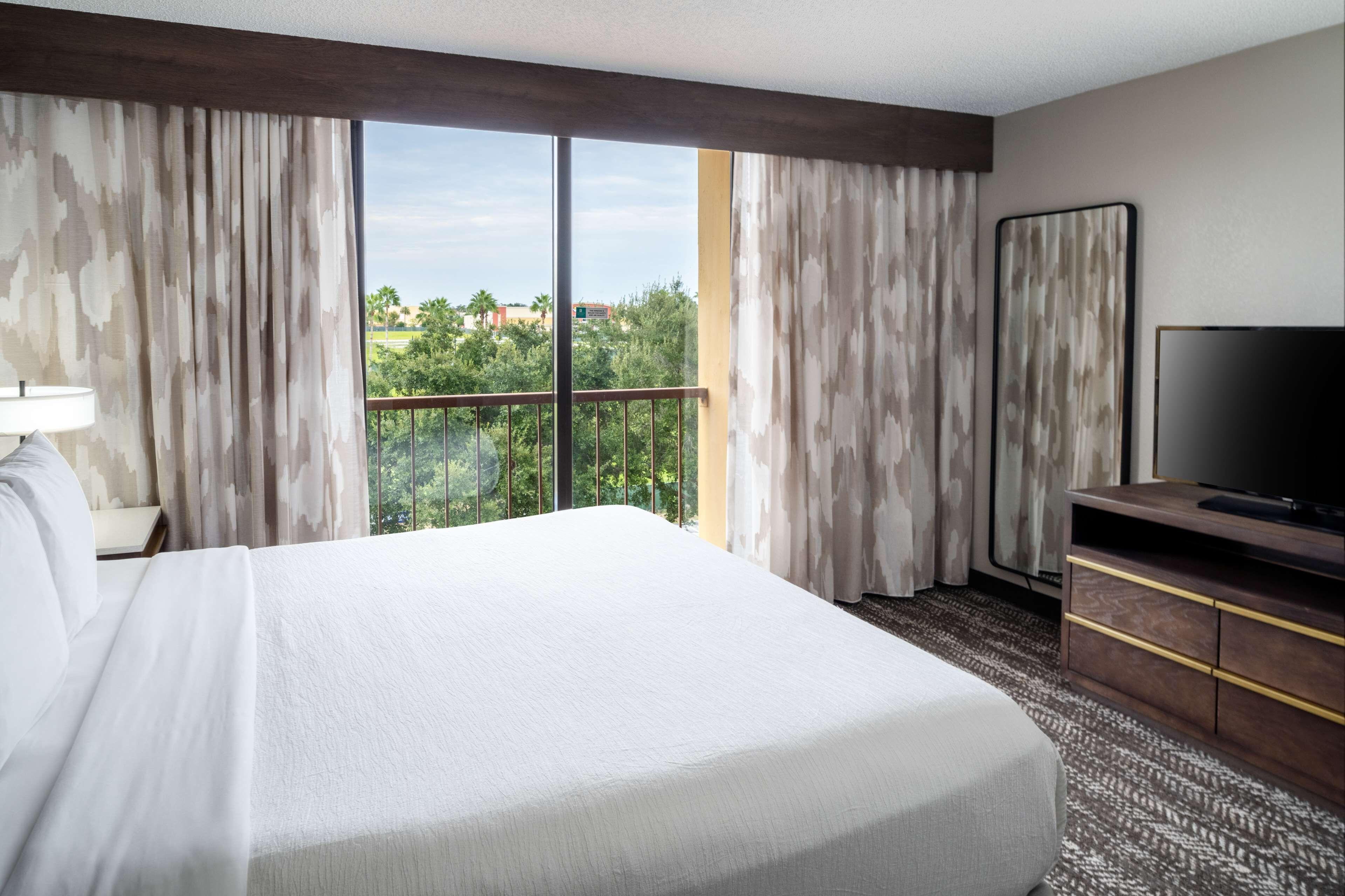 One-Bedroom King Suite Non-Smoking
