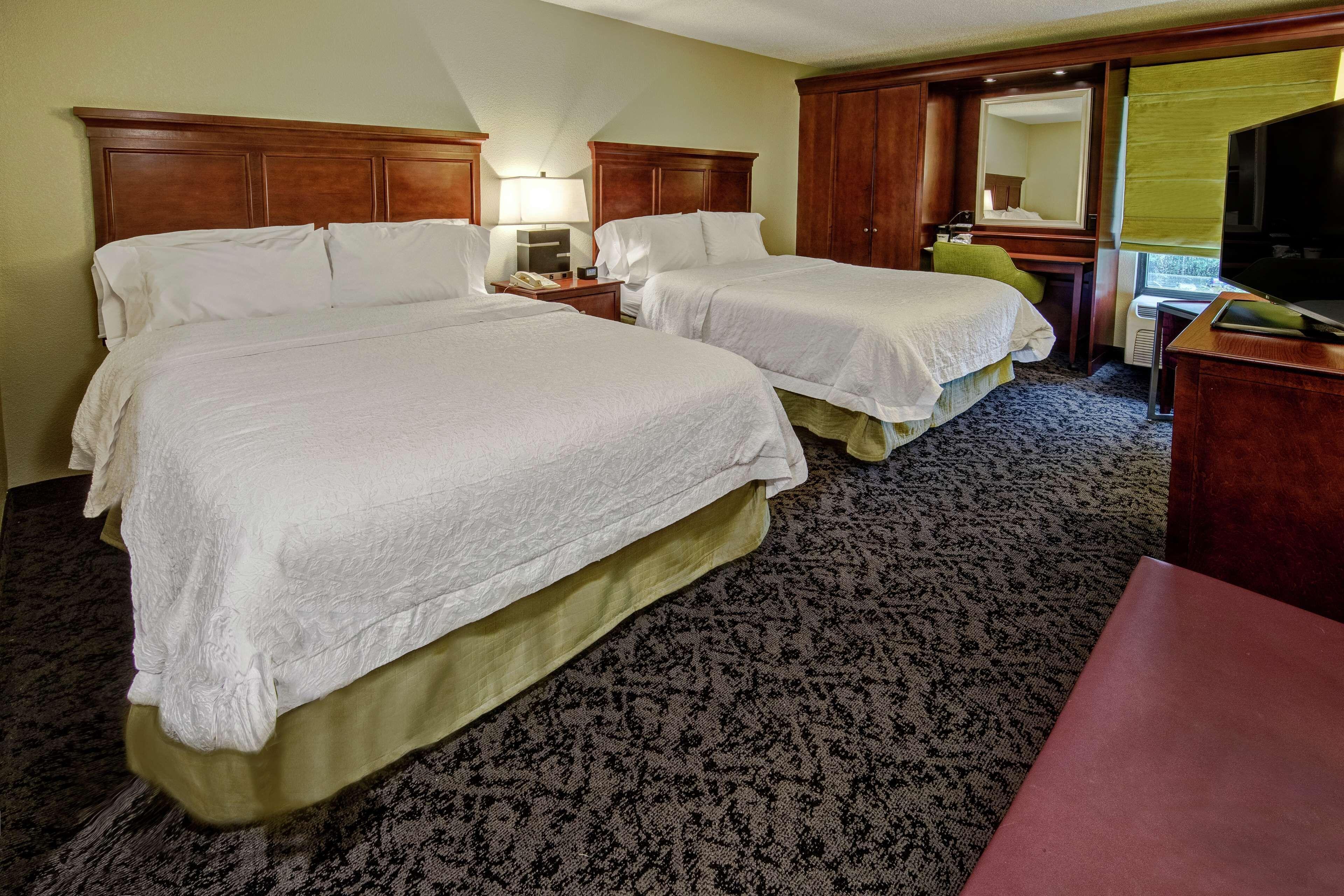King Room Accessible Tub Mobility Hearing Access or Non-Smoking