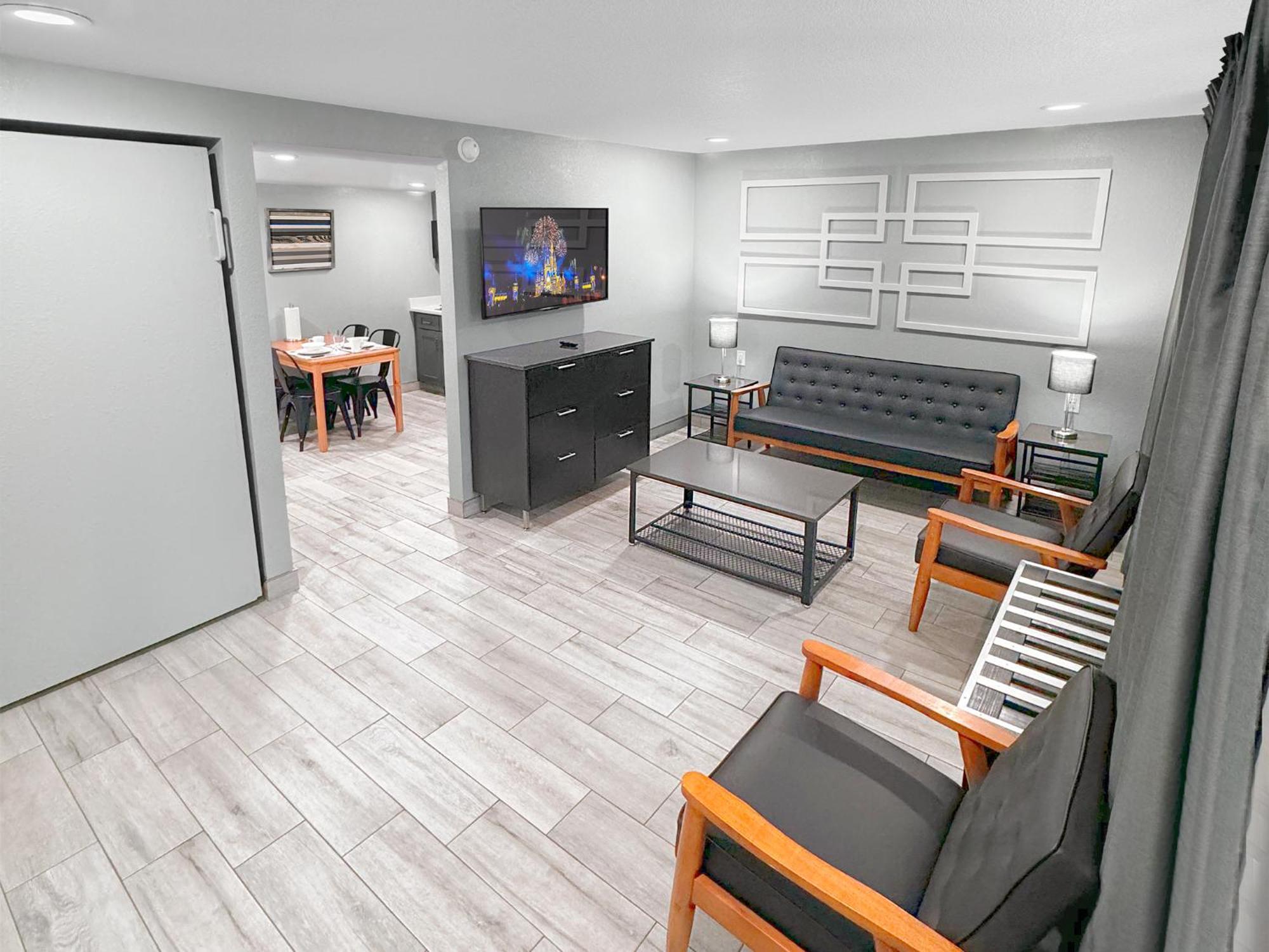 Deluxe Suite
