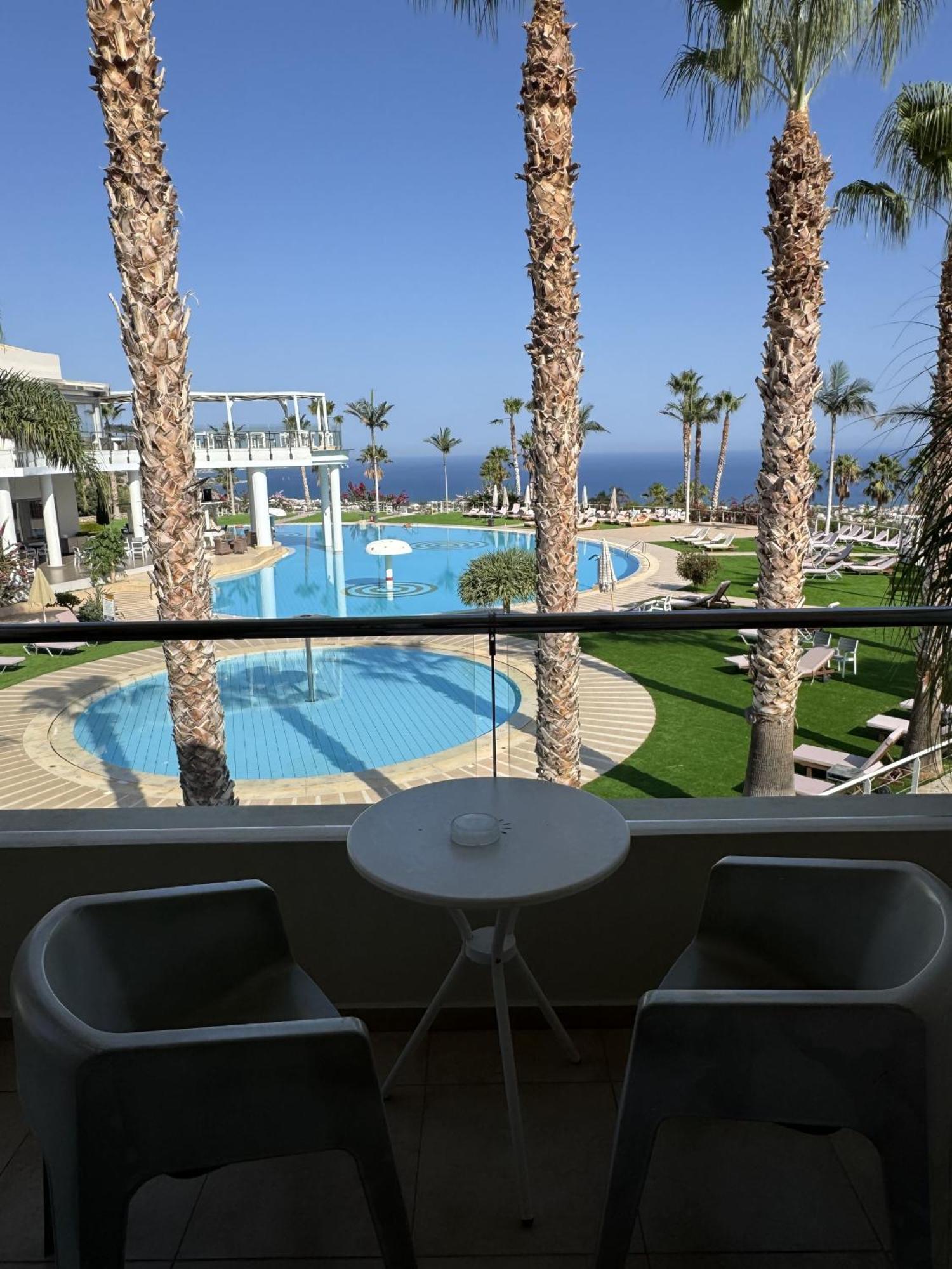 Suite Pool View