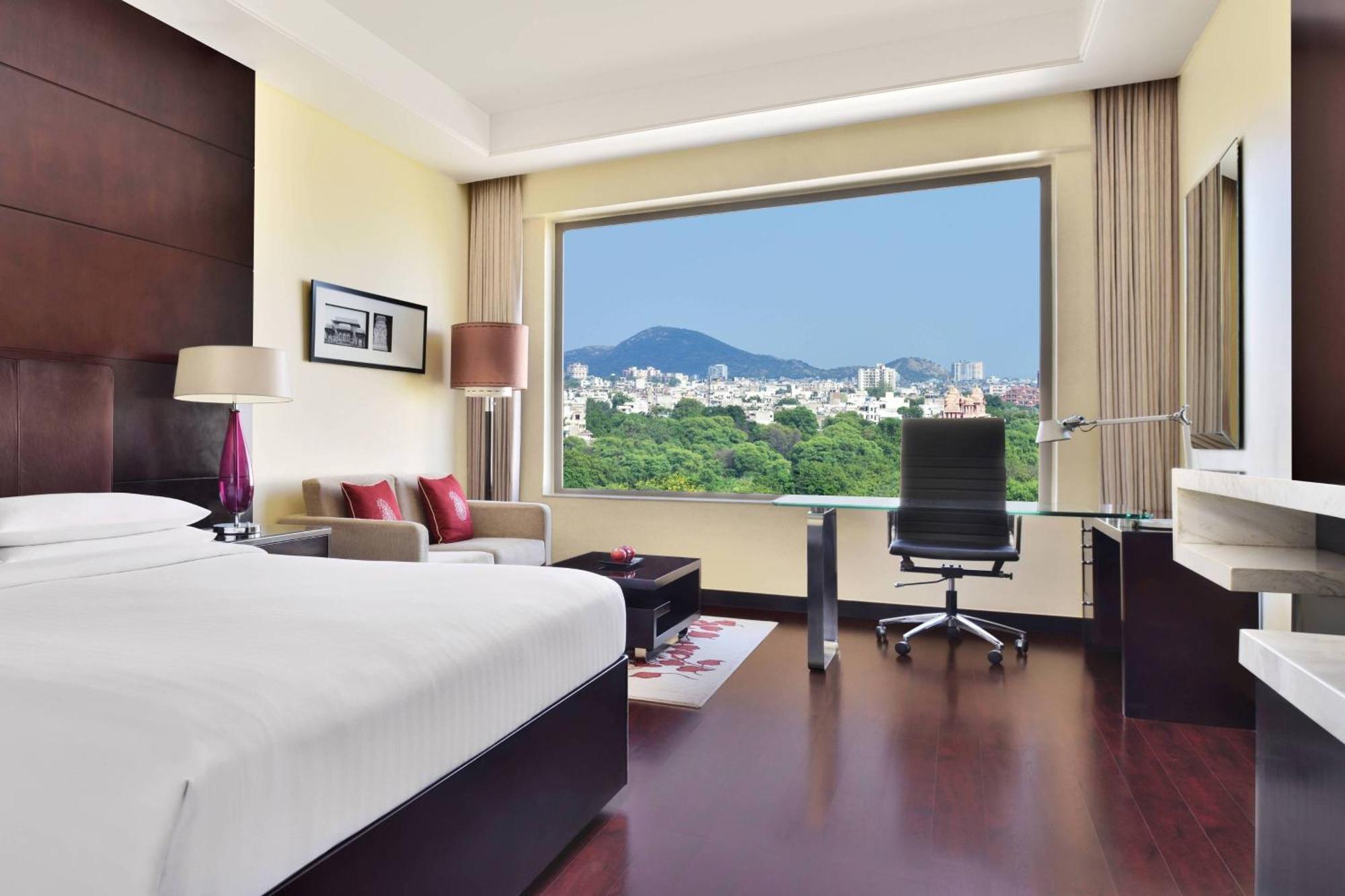 Deluxe King Bath Tub INR 1000 hotel Credit per on spa food soft beverages non-cumulative B1G1 on selected beer brands during 4PM-6PM at Lounge18 Happy hours at Jaipur Baking Company during 7PM-9PM
