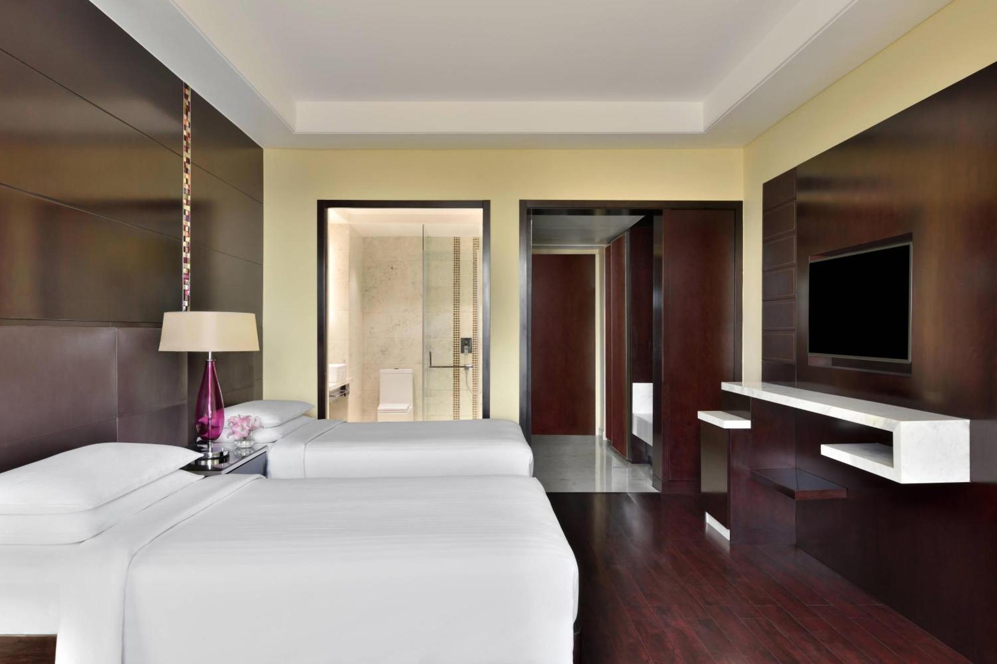 Deluxe Twin Bath Tub INR 1000 hotel Credit per on spa food soft beverages non-cumulative B1G1 on selected beer brands during 4PM-6PM at Lounge18 Happy hours at Jaipur Baking Company during 7PM-9PM