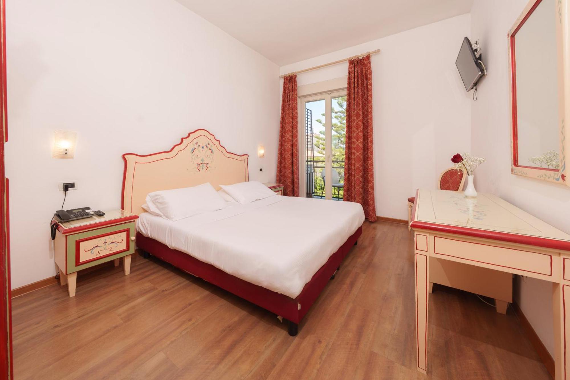 Standard Double or Twin Room Sea View