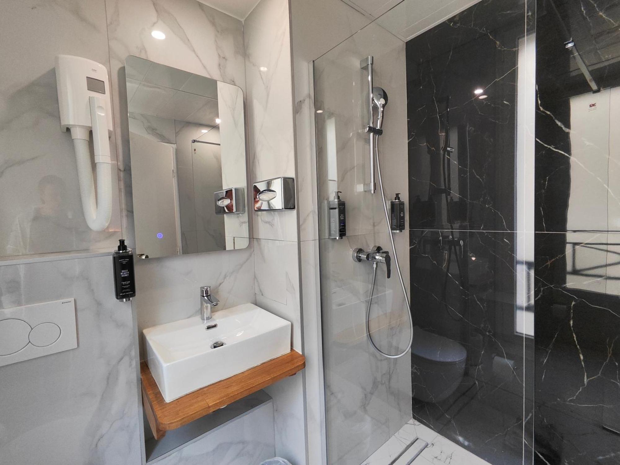 Large Double Room