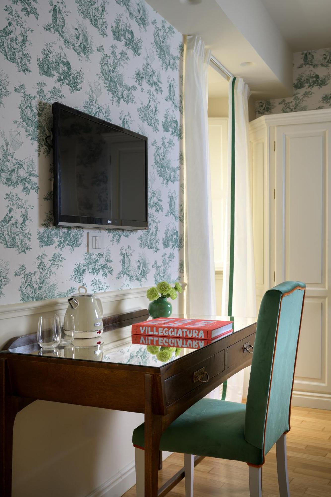 Standard King Room
