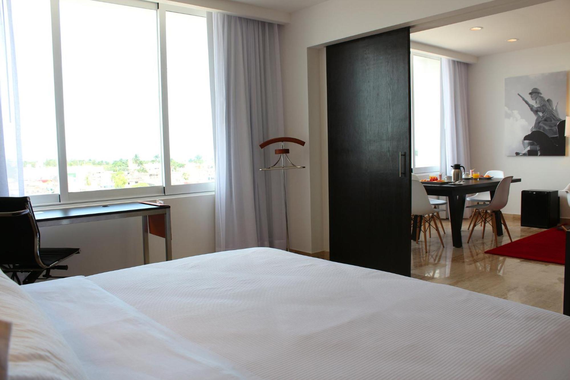Junior Suite 1 King