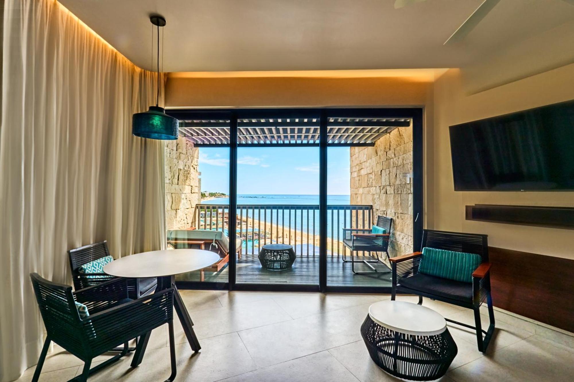 Premium Ocean Front 2 Queen