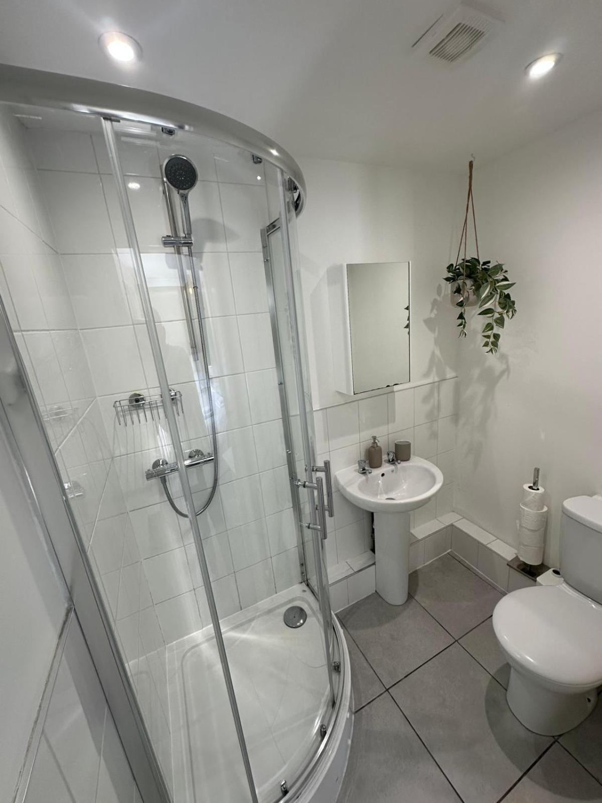 Double Room Private Bathroom