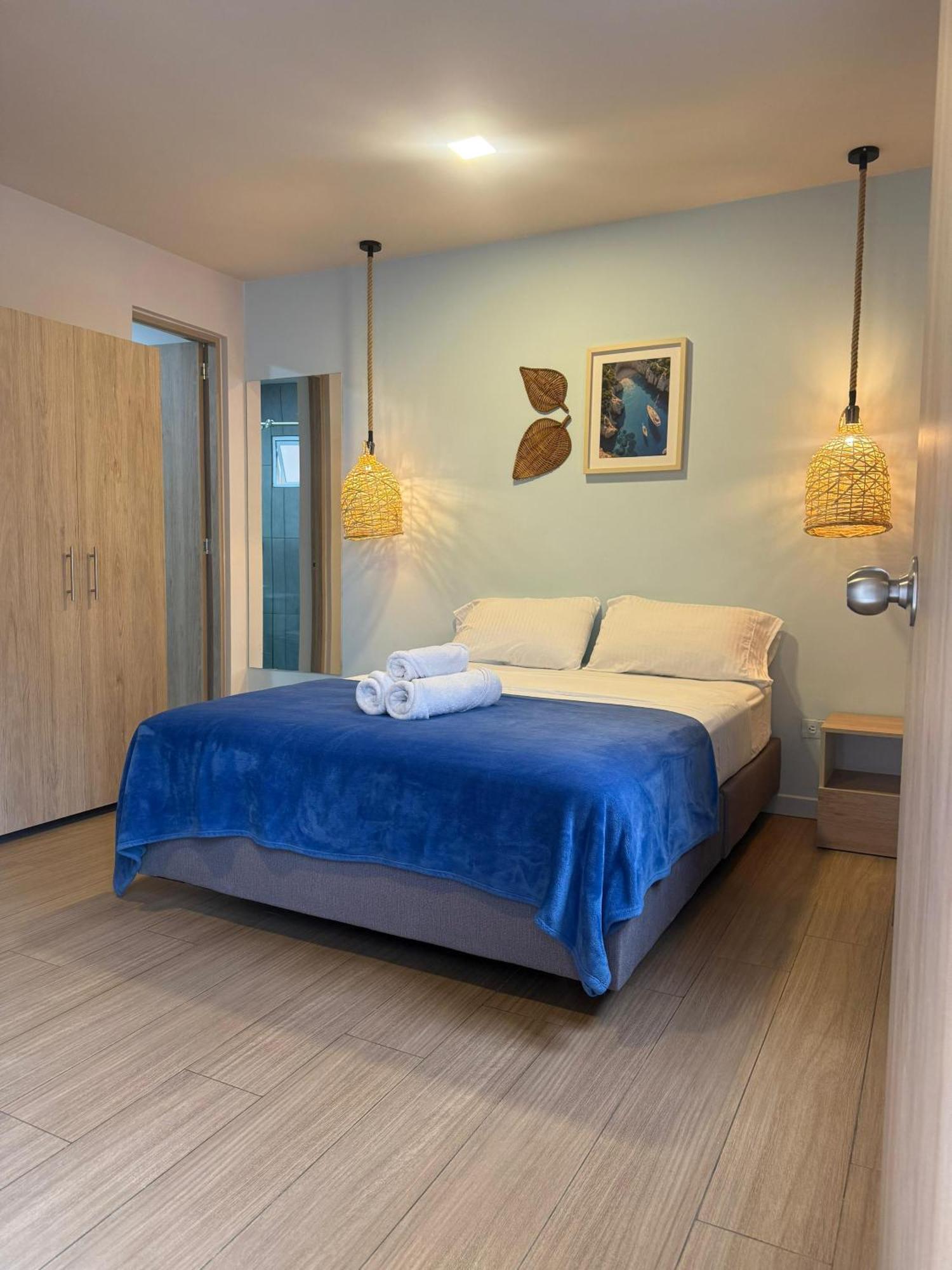 Deluxe Double Room Private Bathroom