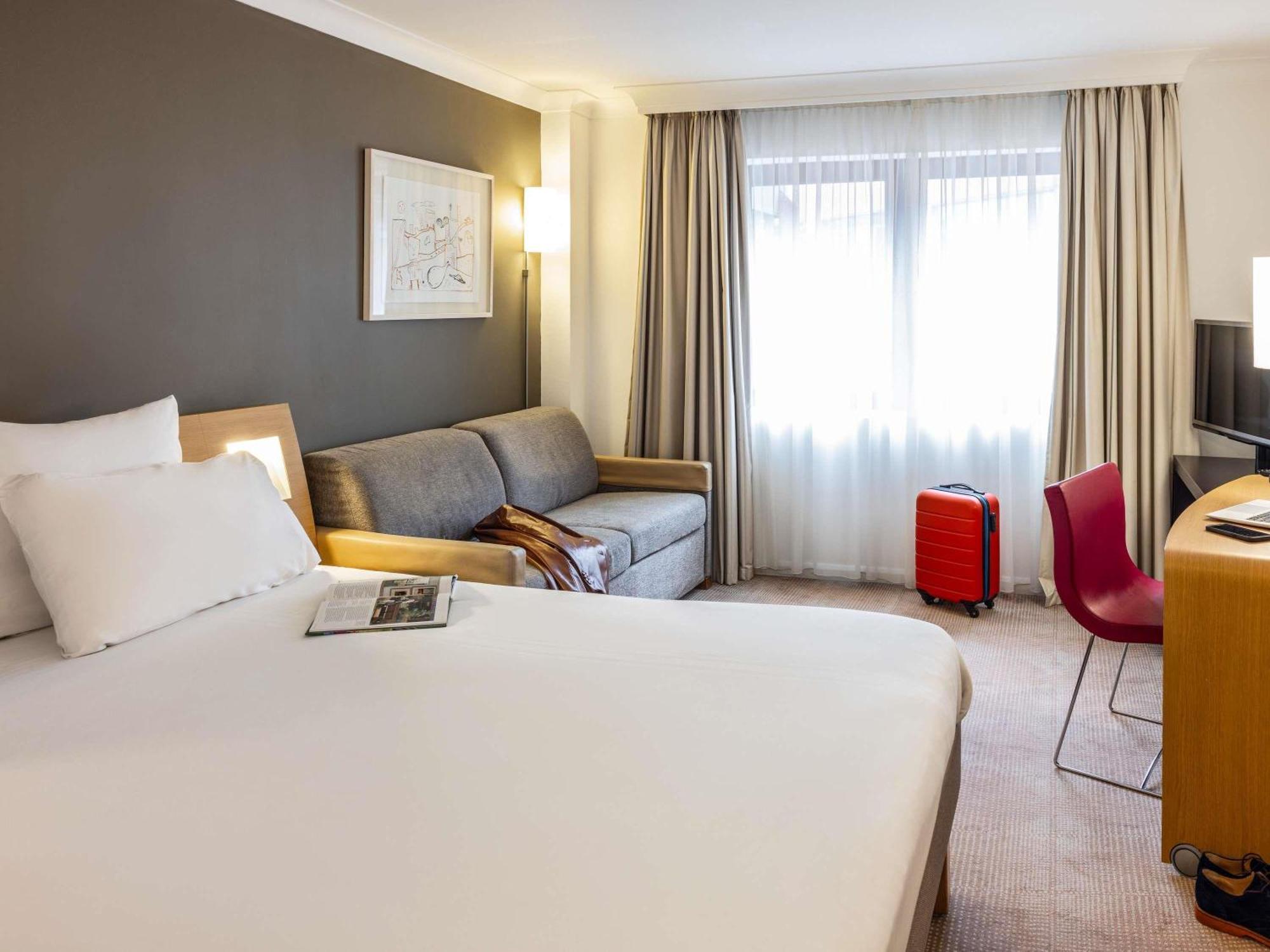 Executive Queen Room,1704824443:JPEG