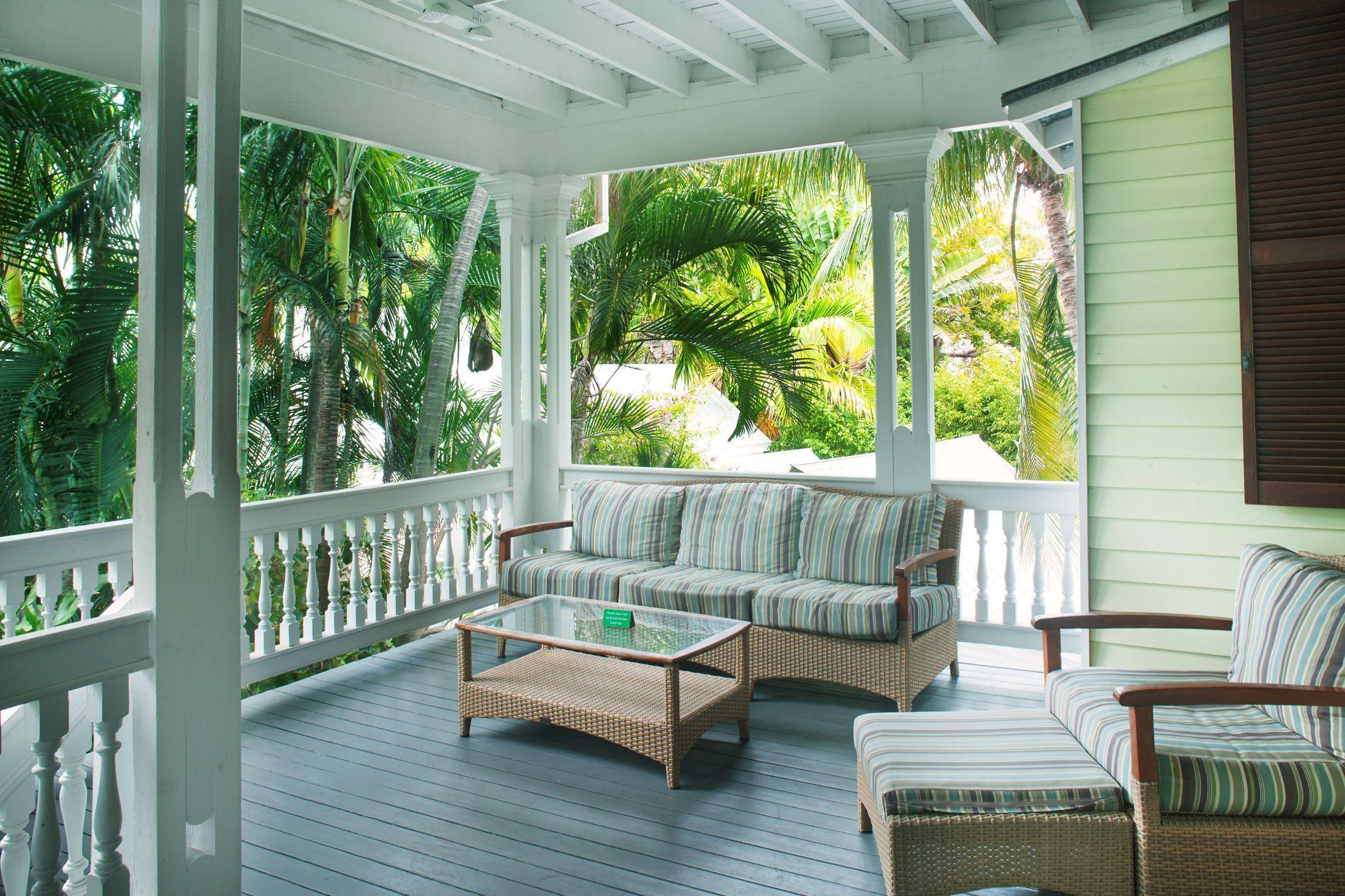 Island City Queen Porch