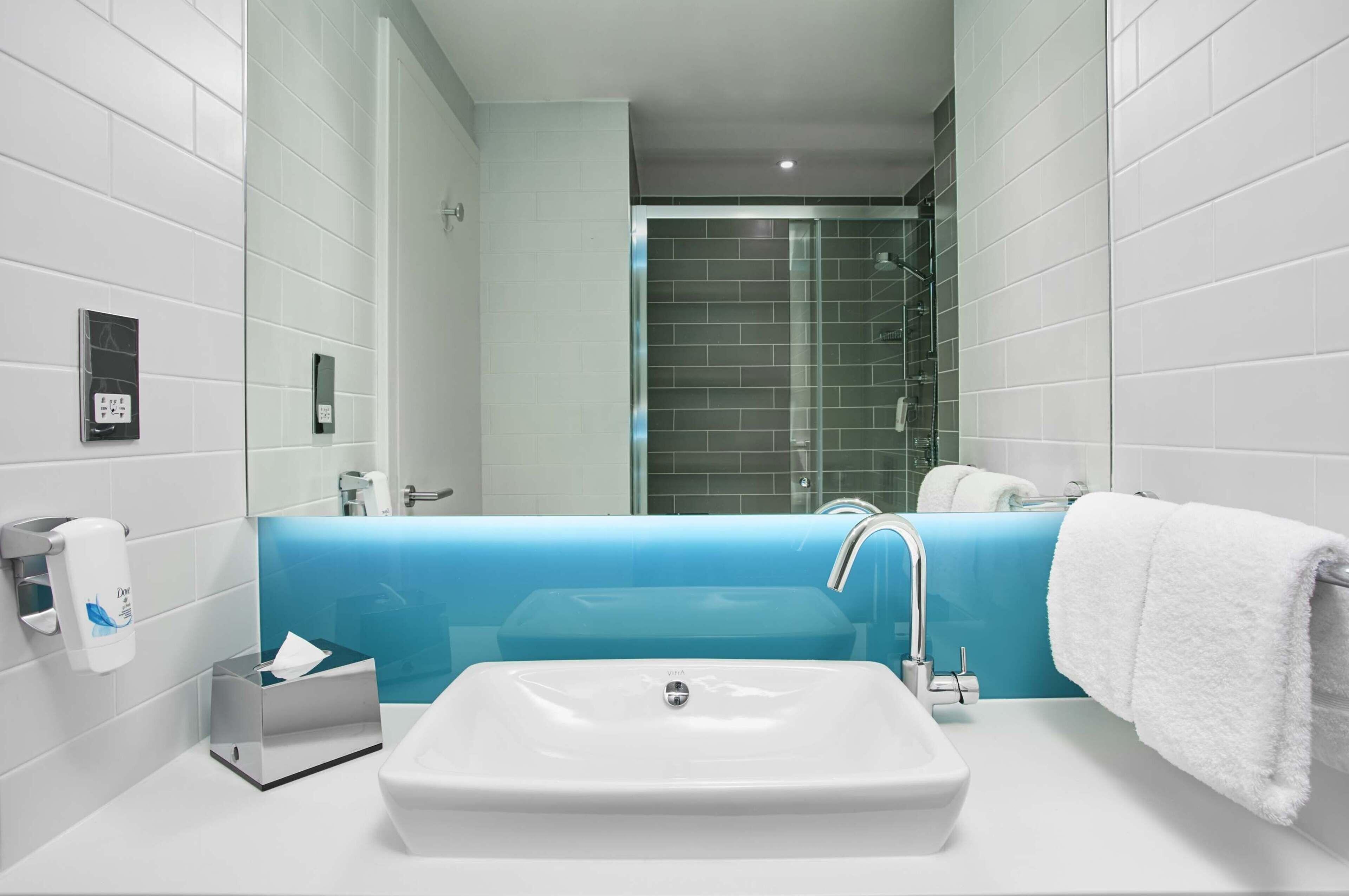 Double Room with Free Hot Breakfast - Accessible