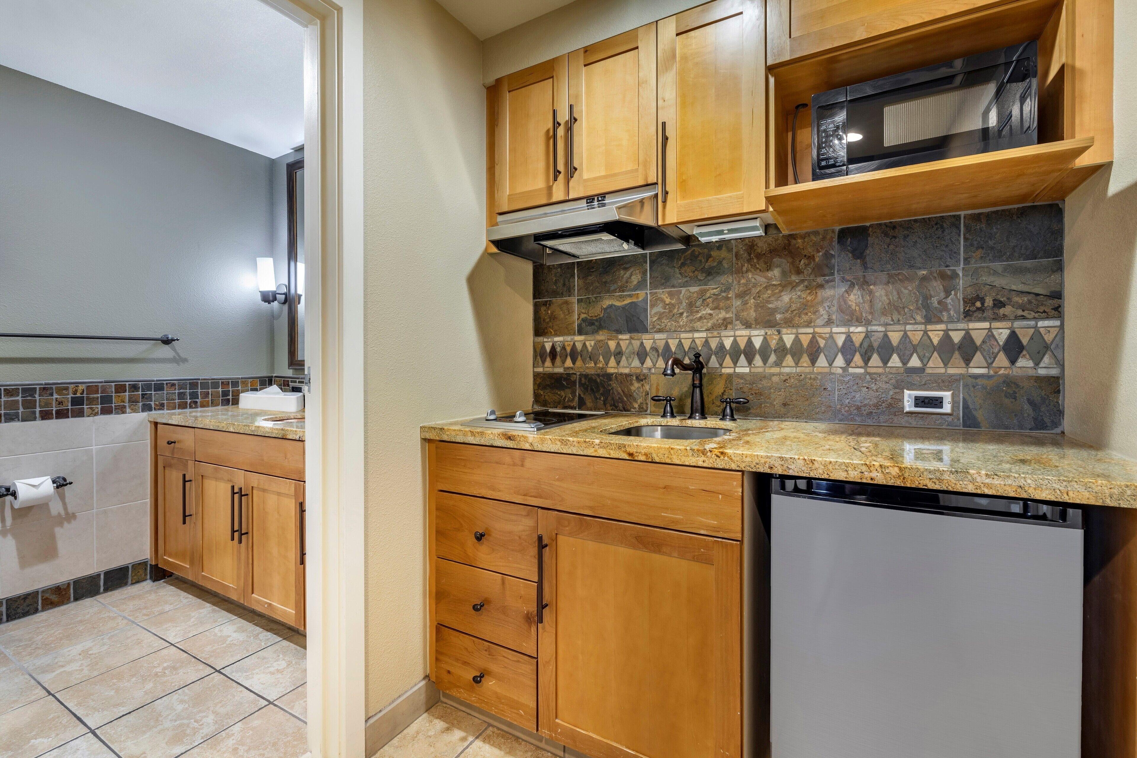 Queen Studio Kitchenette
