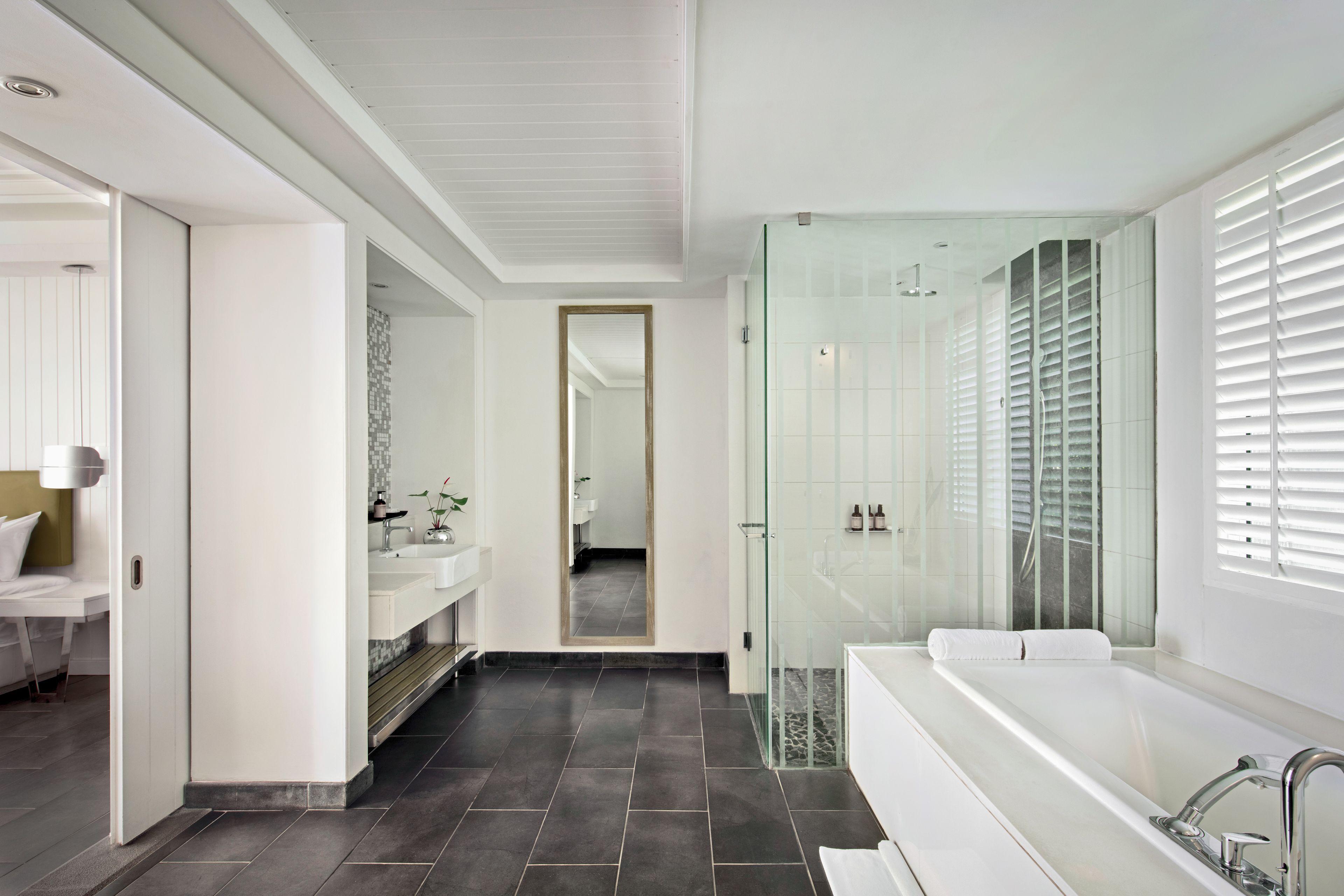 Long Beach Suite