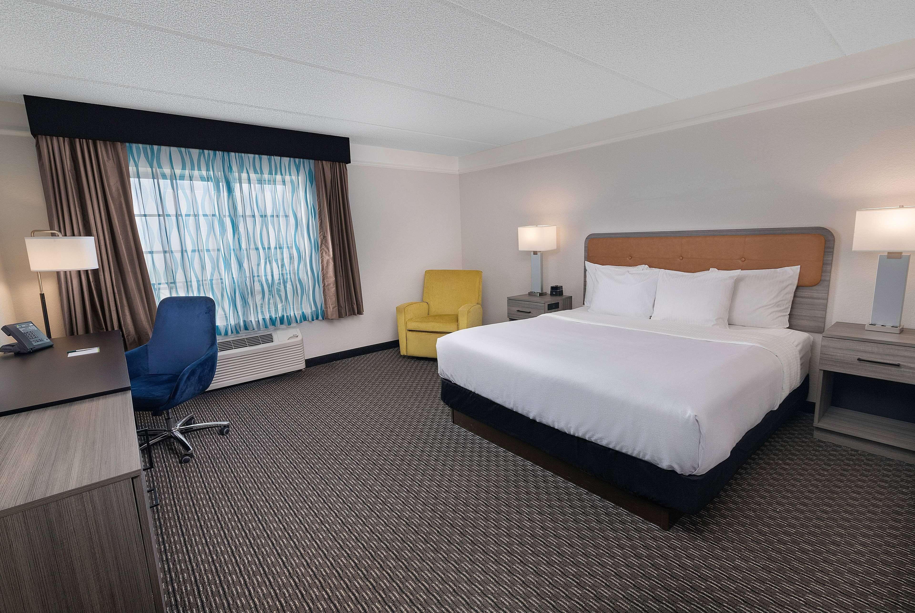 Deluxe King Room