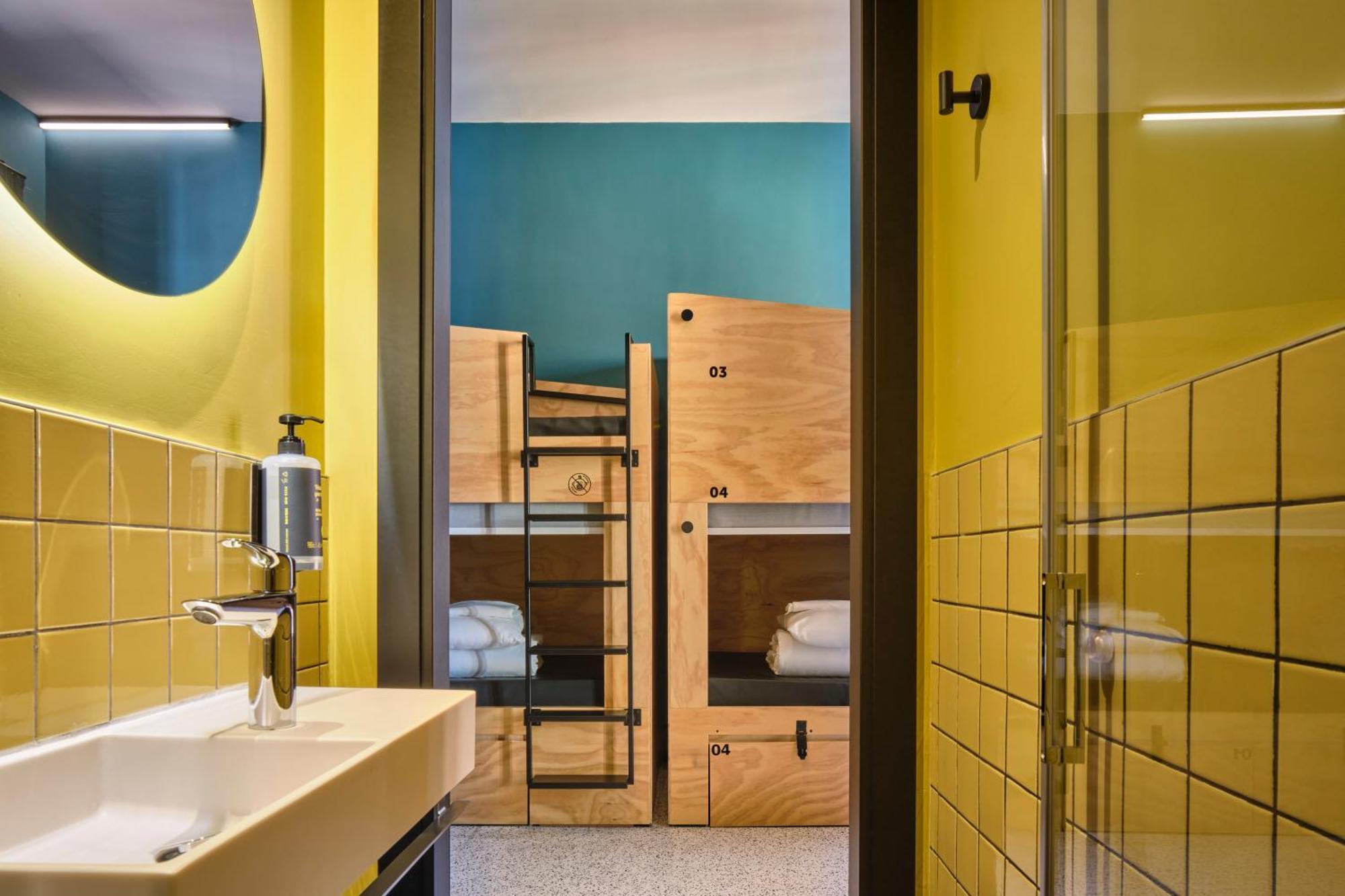 Bed 4-Bed Mixed Dormitory Room