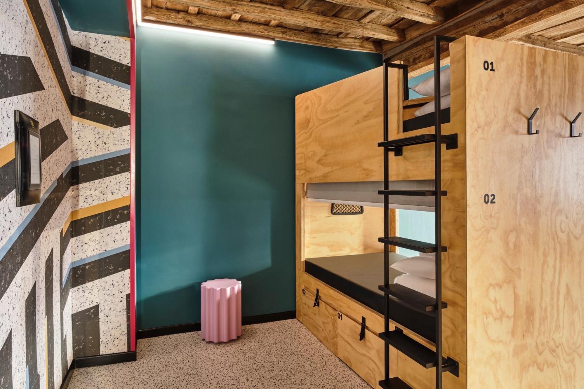 Bed 6-Bed Female Dormitory Room