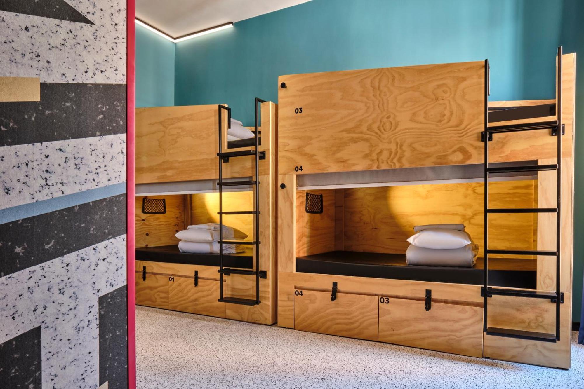 Bed 4-Bed Mixed Dormitory Room