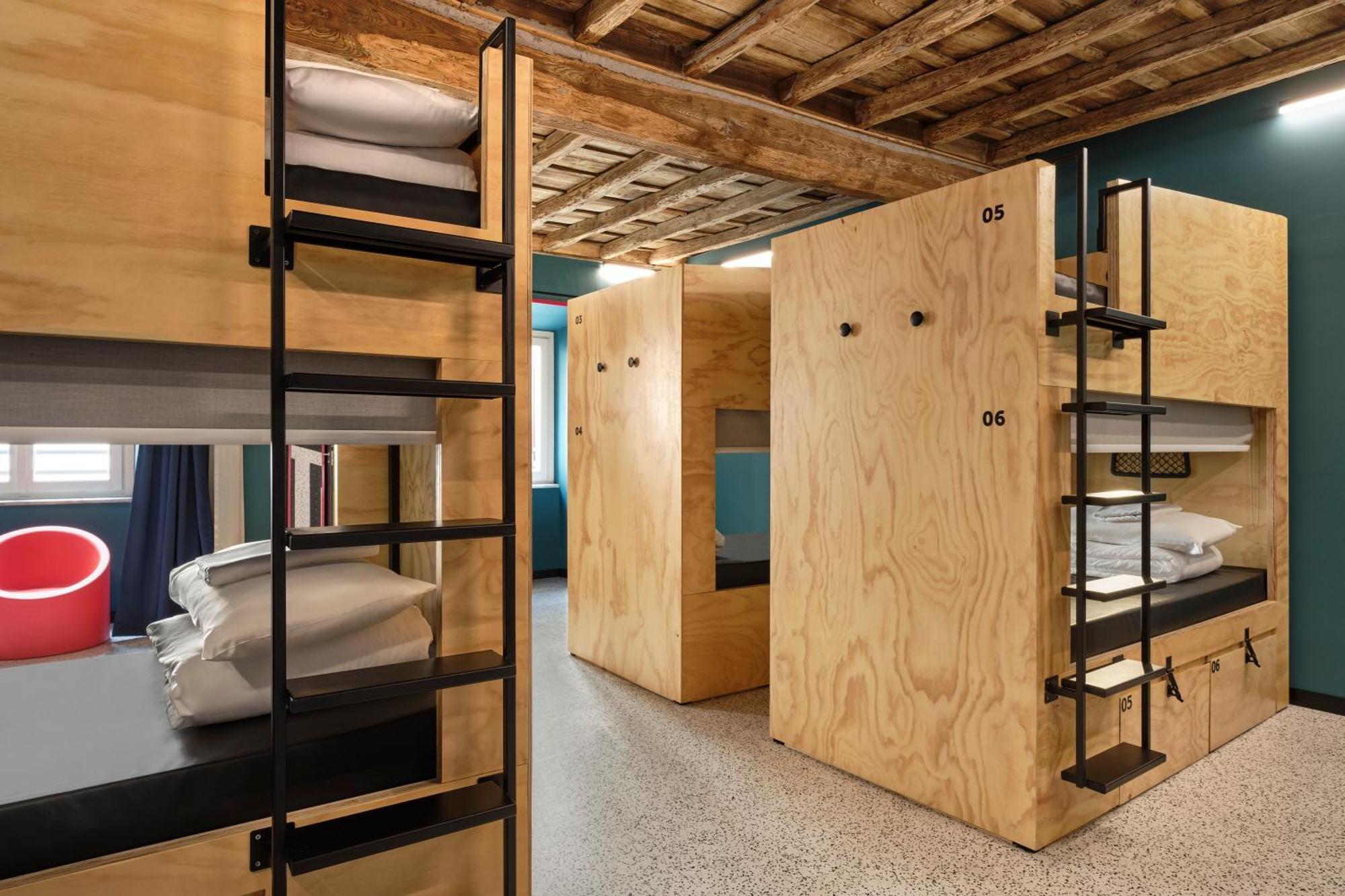Bed 6-Bed Female Dormitory Room