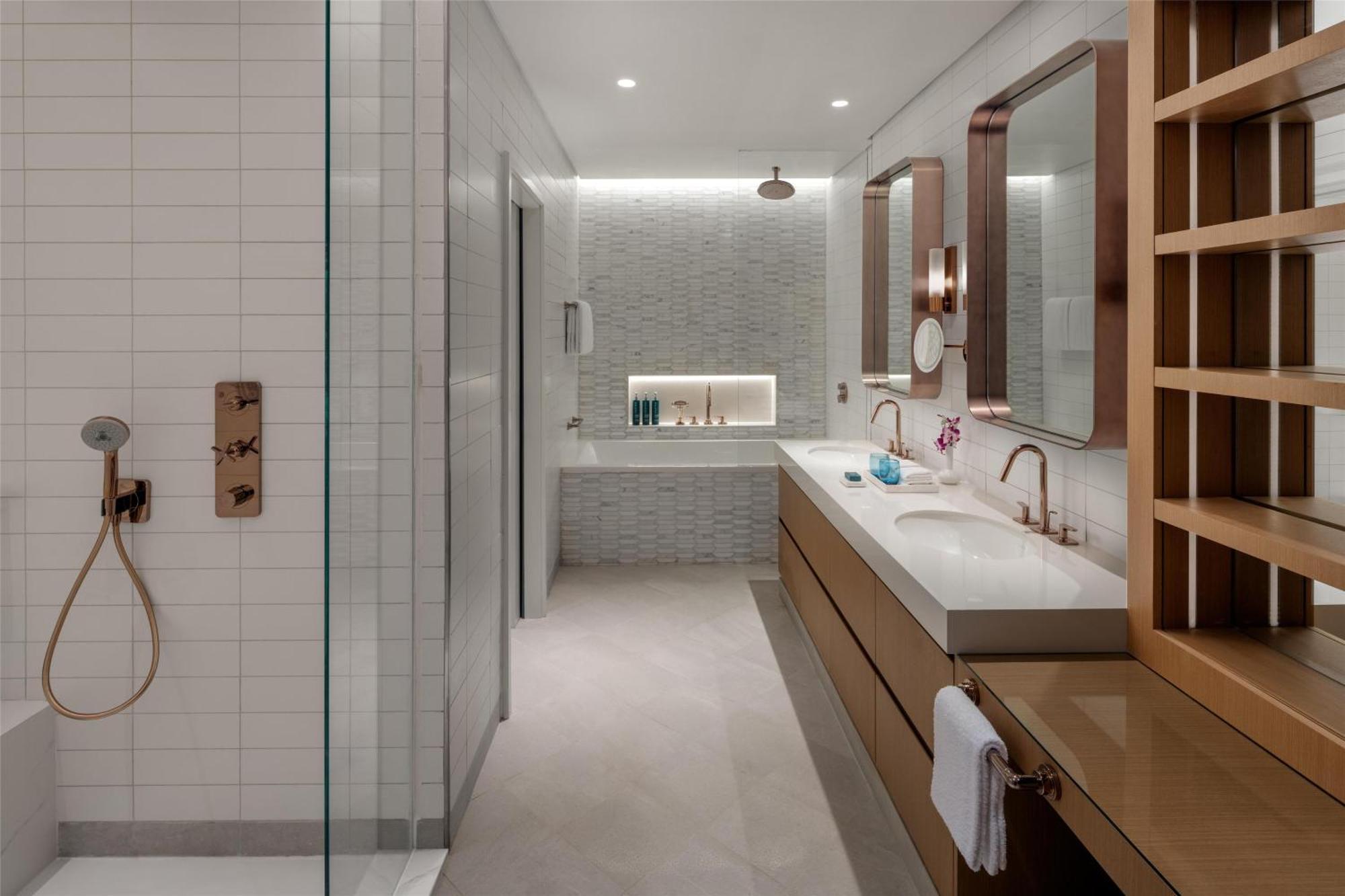 One-Bedroom Apartment King Bed