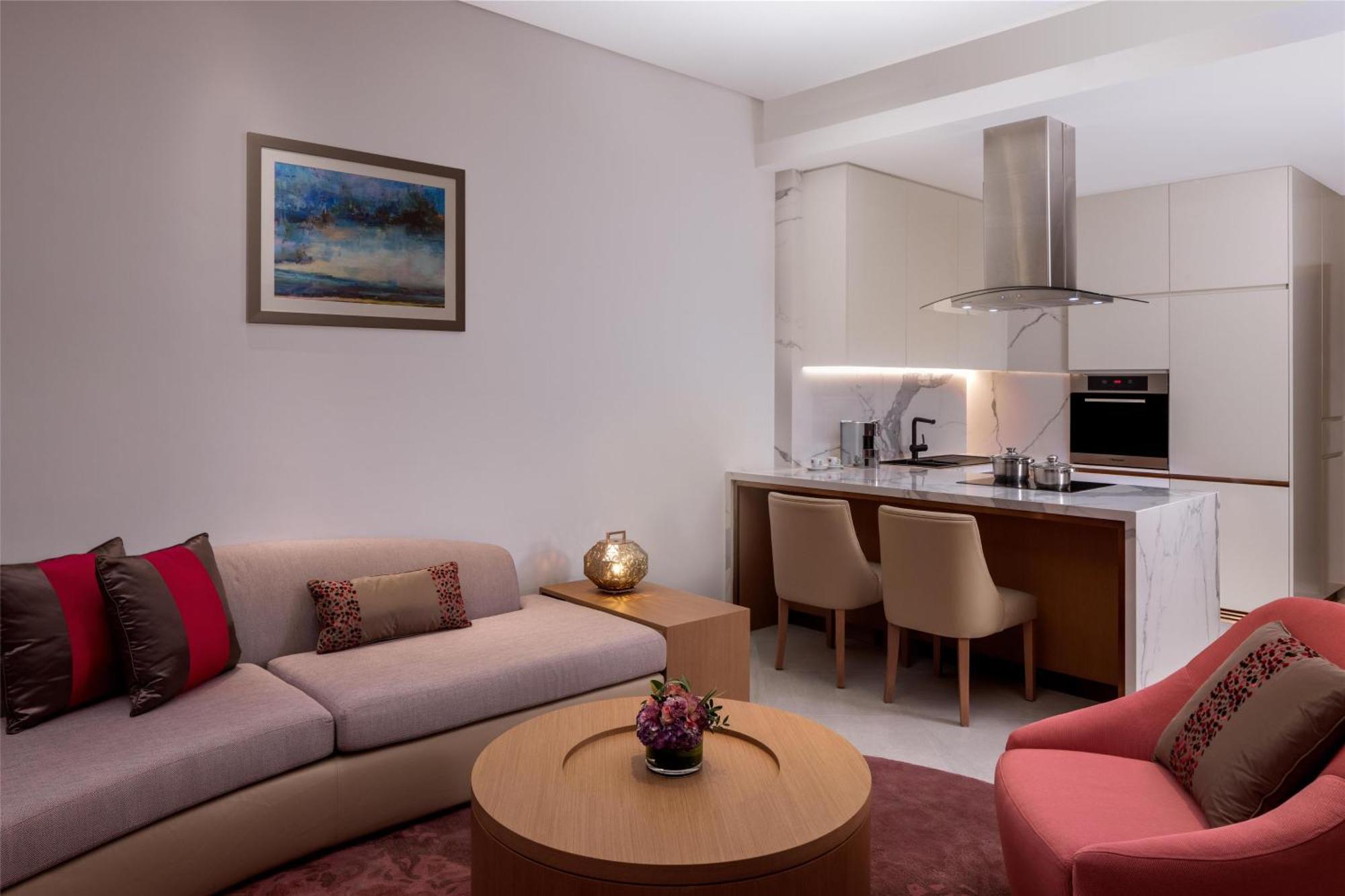 One-Bedroom Apartment King Bed
