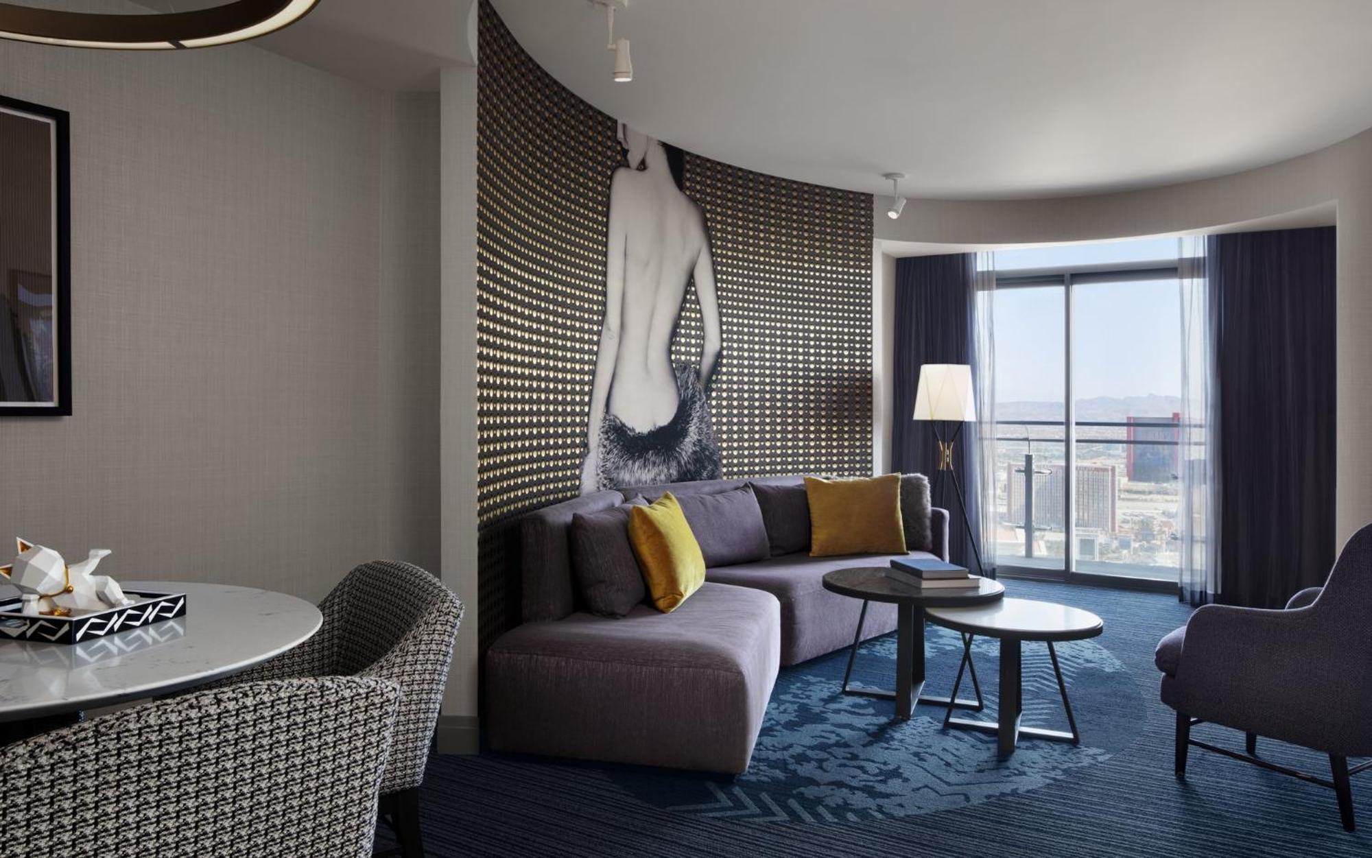 Suite mit Terrasse und Blick auf den Brunnen