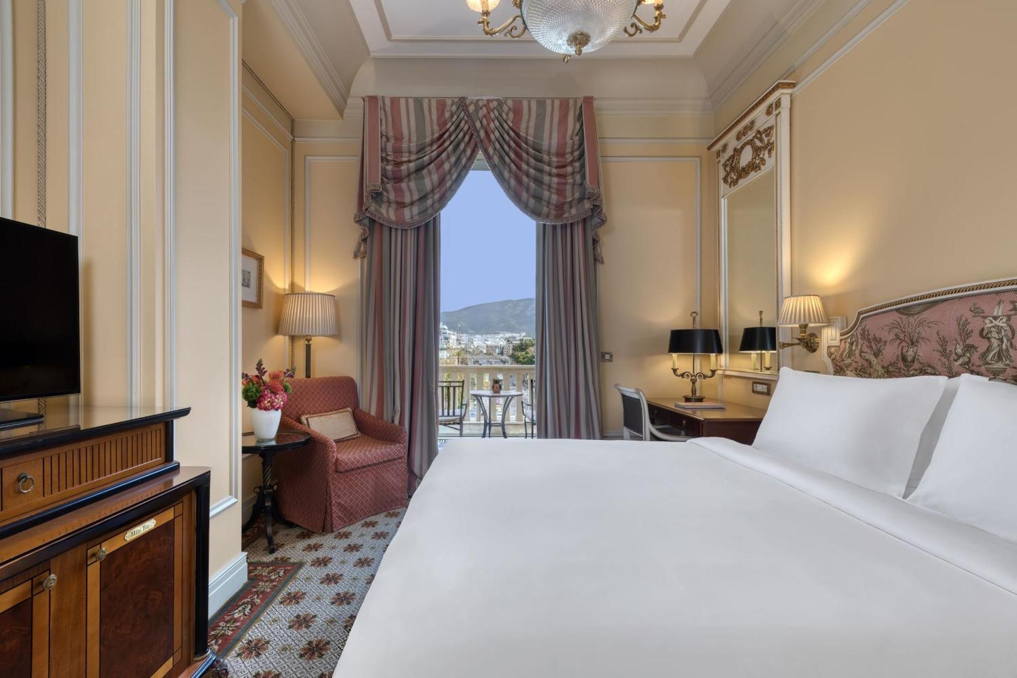Deluxe Guest room 1 King City view High Floor