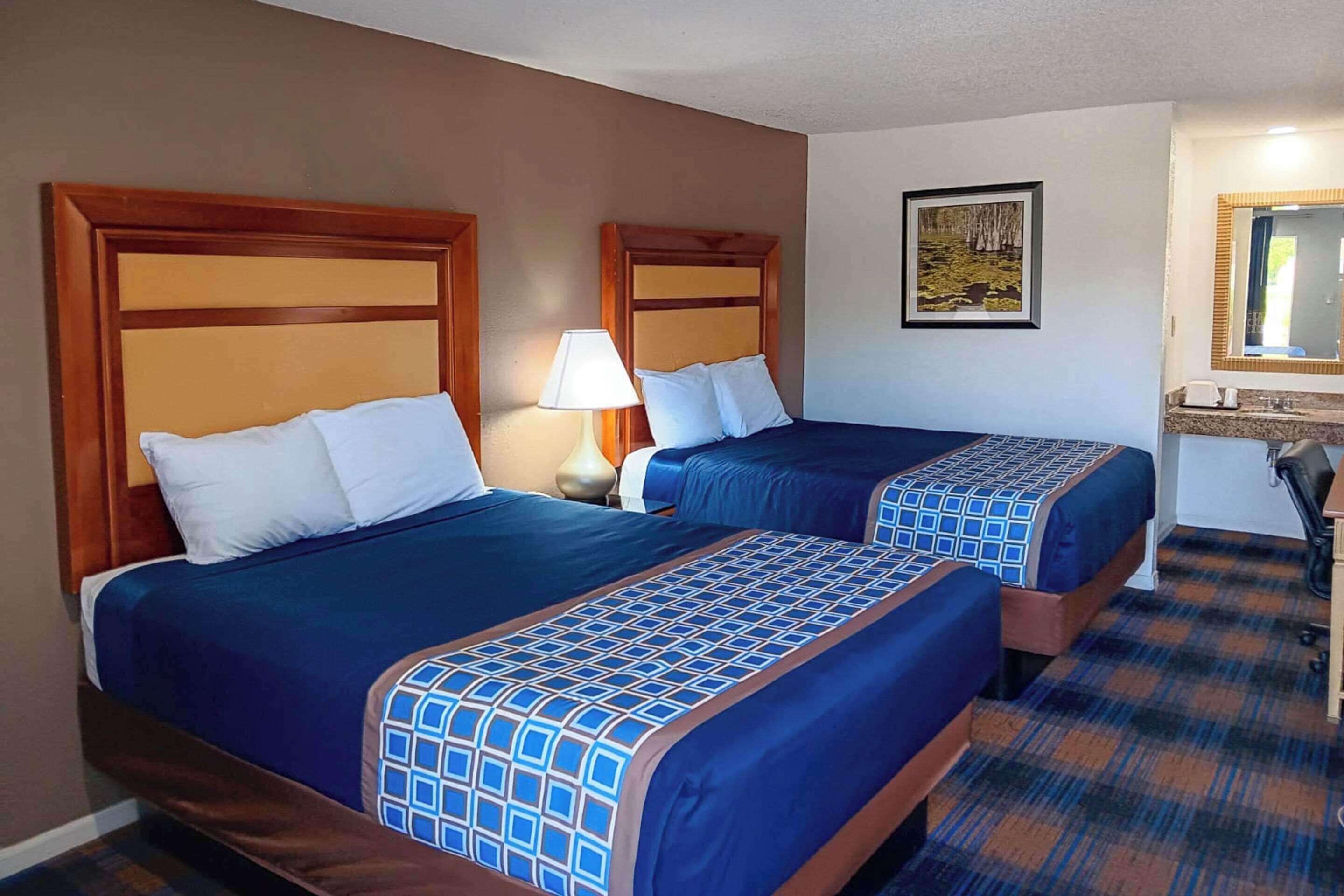 Standard Queen Room Two Queen Beds Non-Smoking