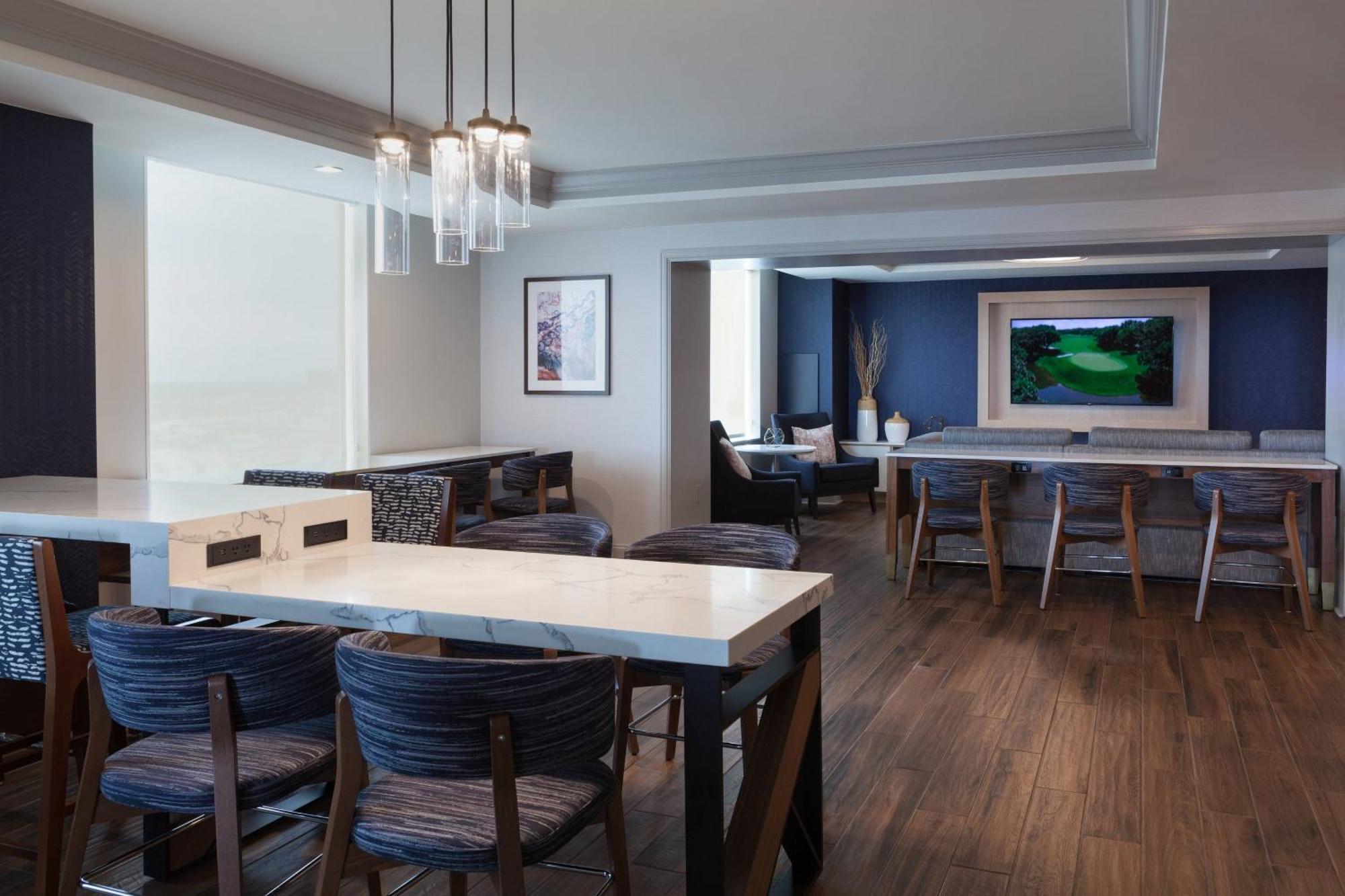 Two Queen Beds Concierge Lounge Access
