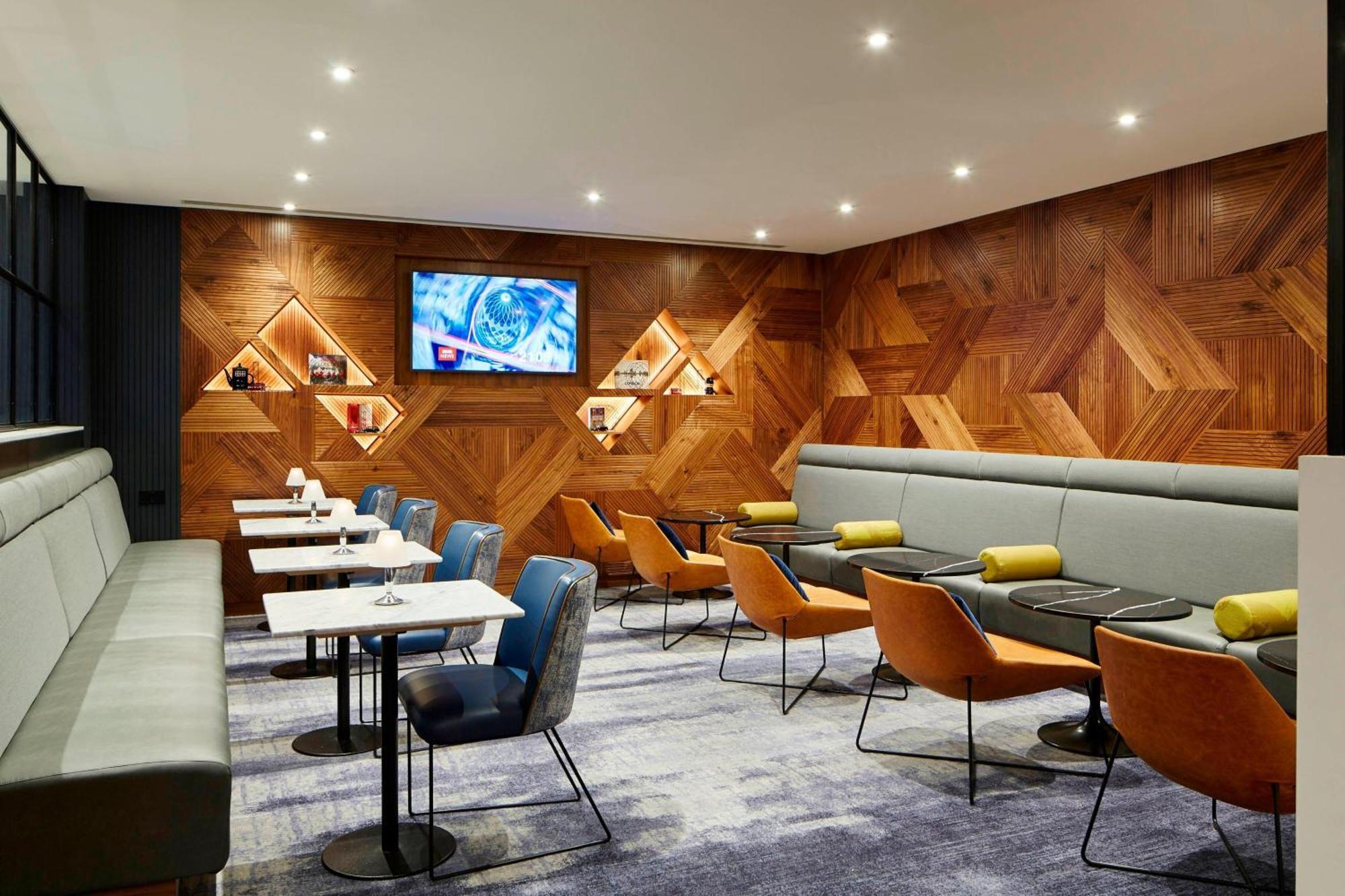 Executive Room M Club lounge access Guest room 1 King