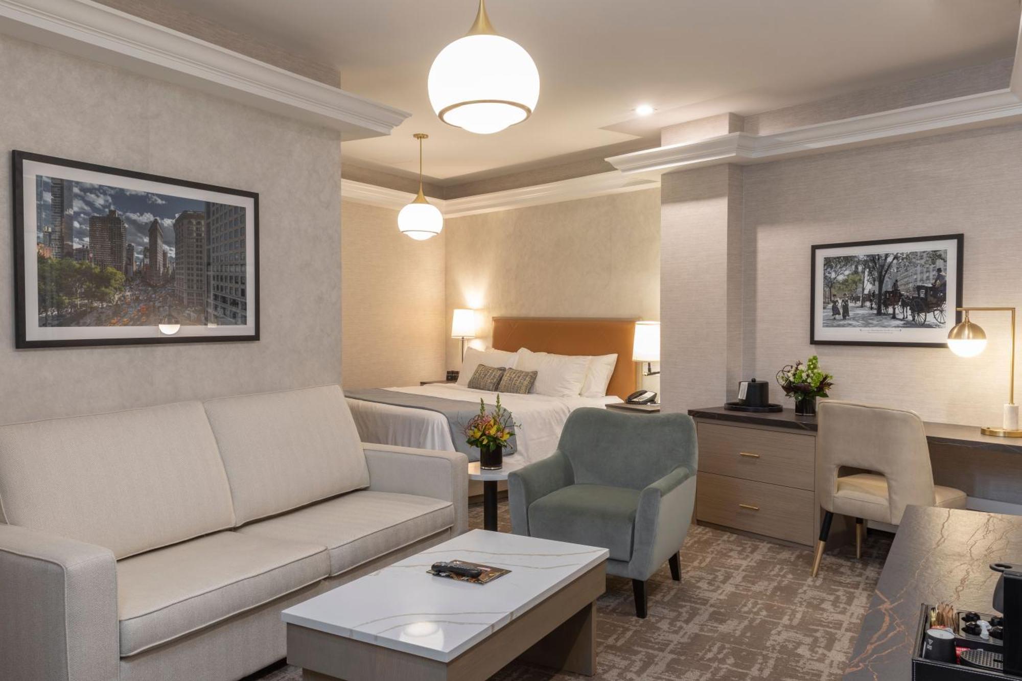 Deluxe Junior Suite King