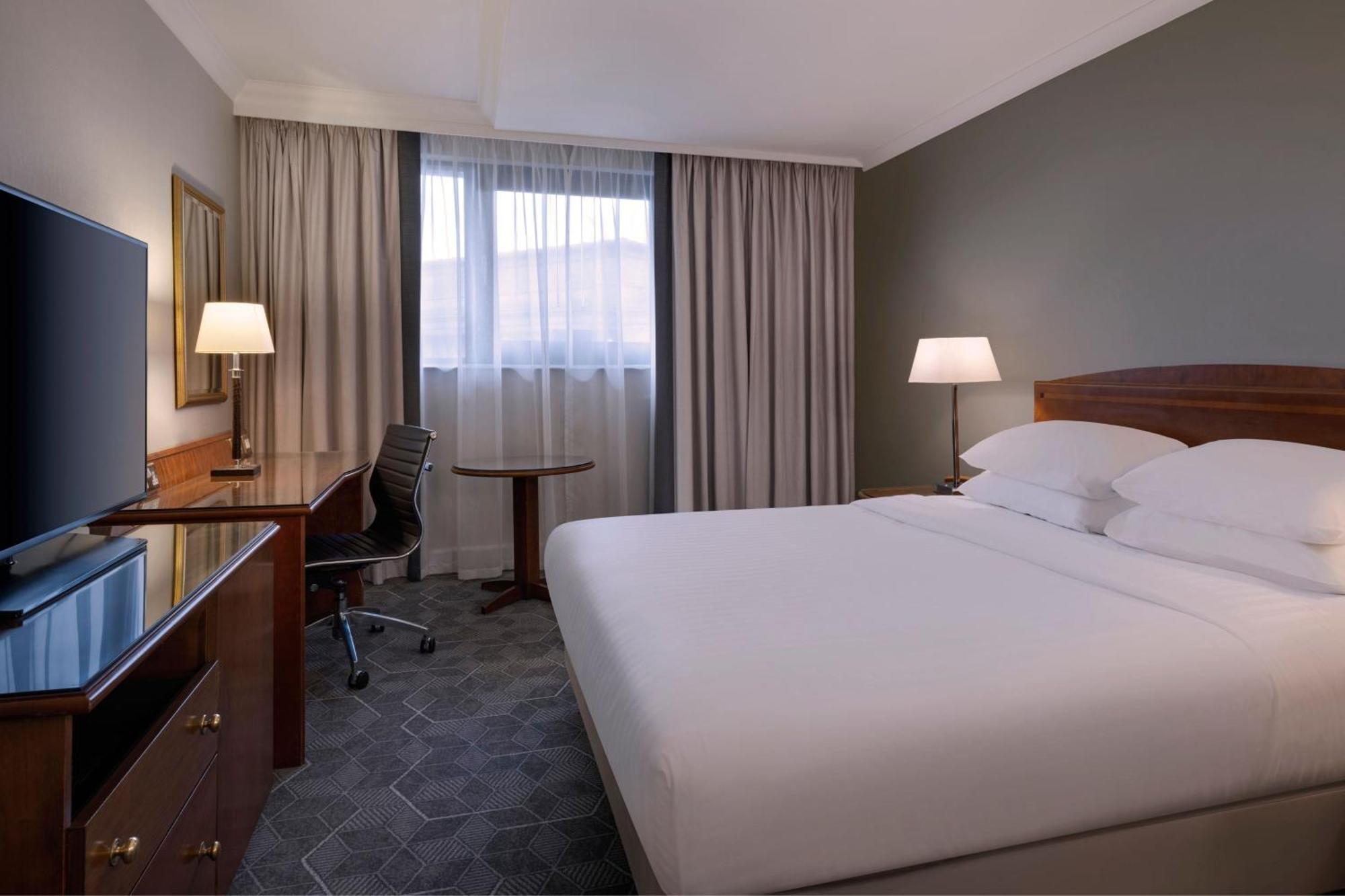 Deluxe Queen Room,1414540772:JPEG