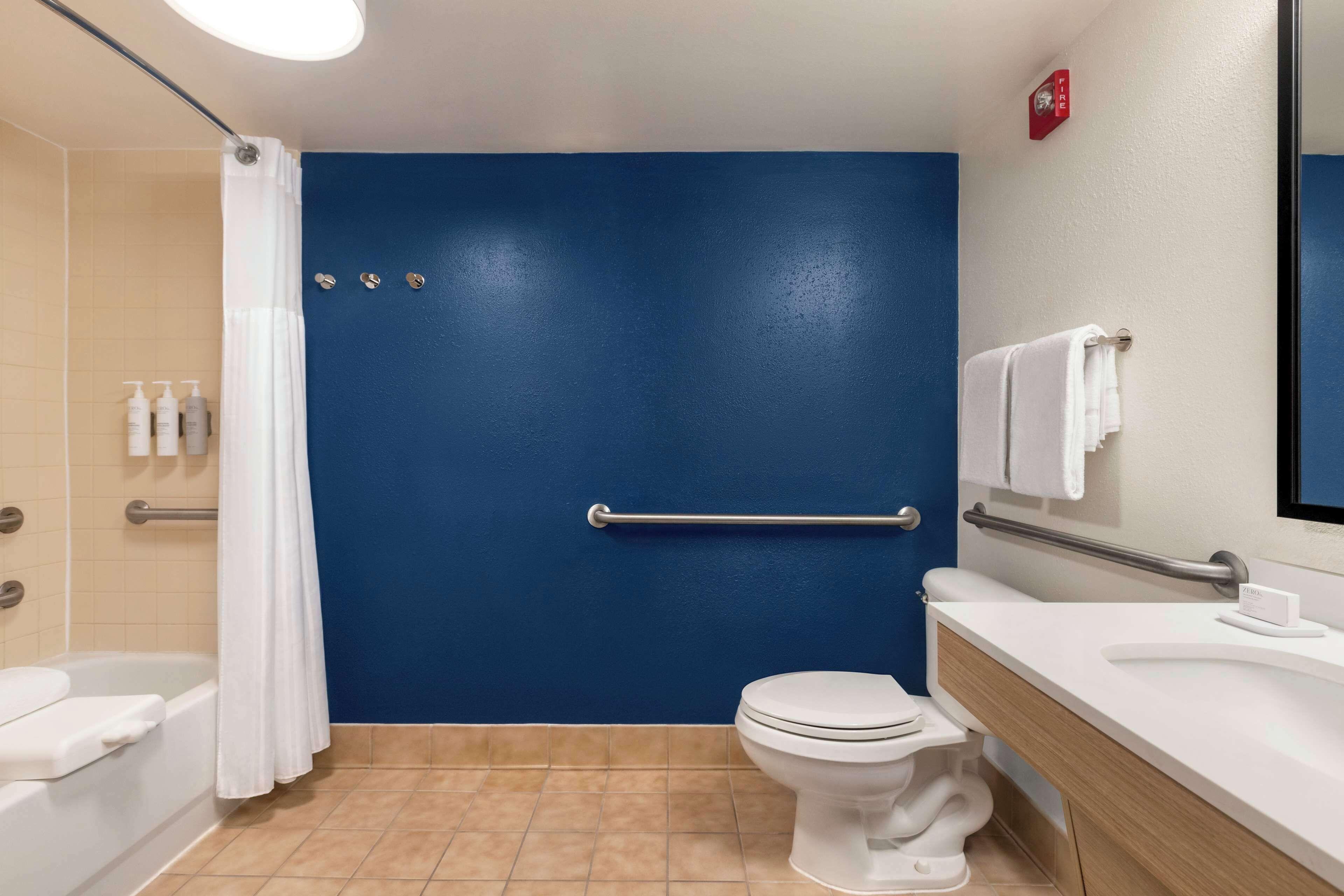 King Room Mobility Accessible Tub